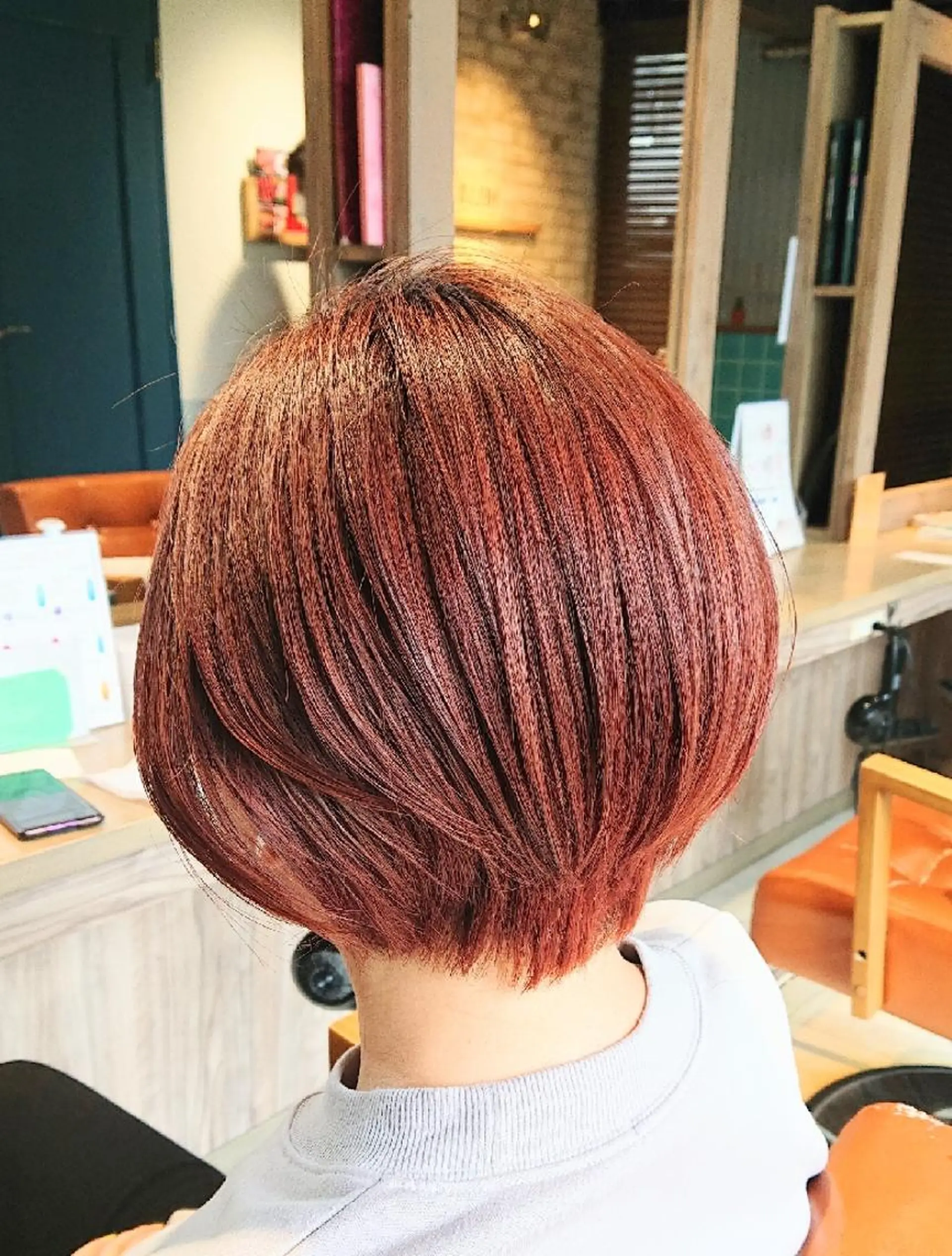 ショート alushe 岡 陽子のヘアスタイル