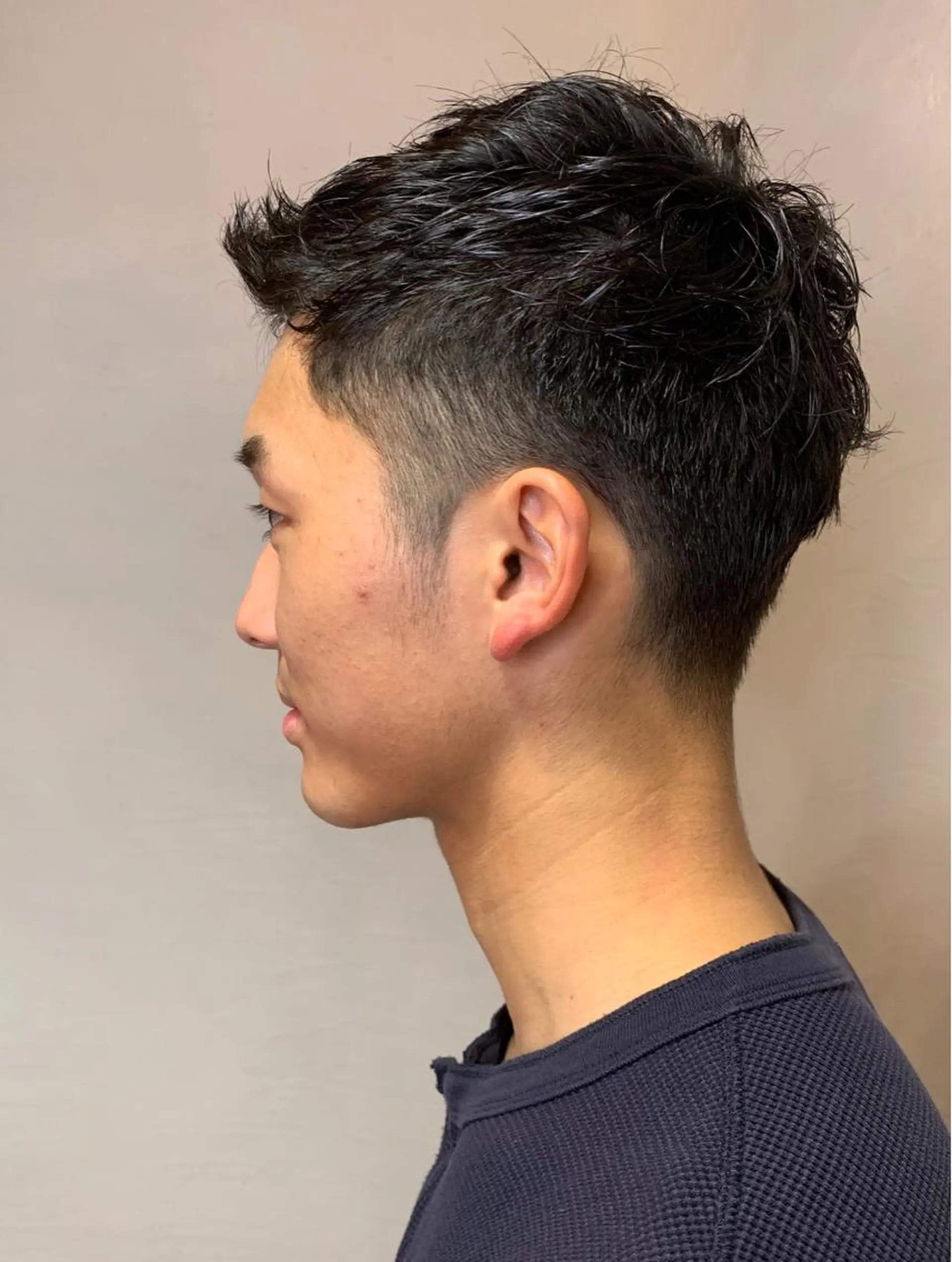 ショート パーマ メンズ アップバング 菅野 愛のヘアスタイル