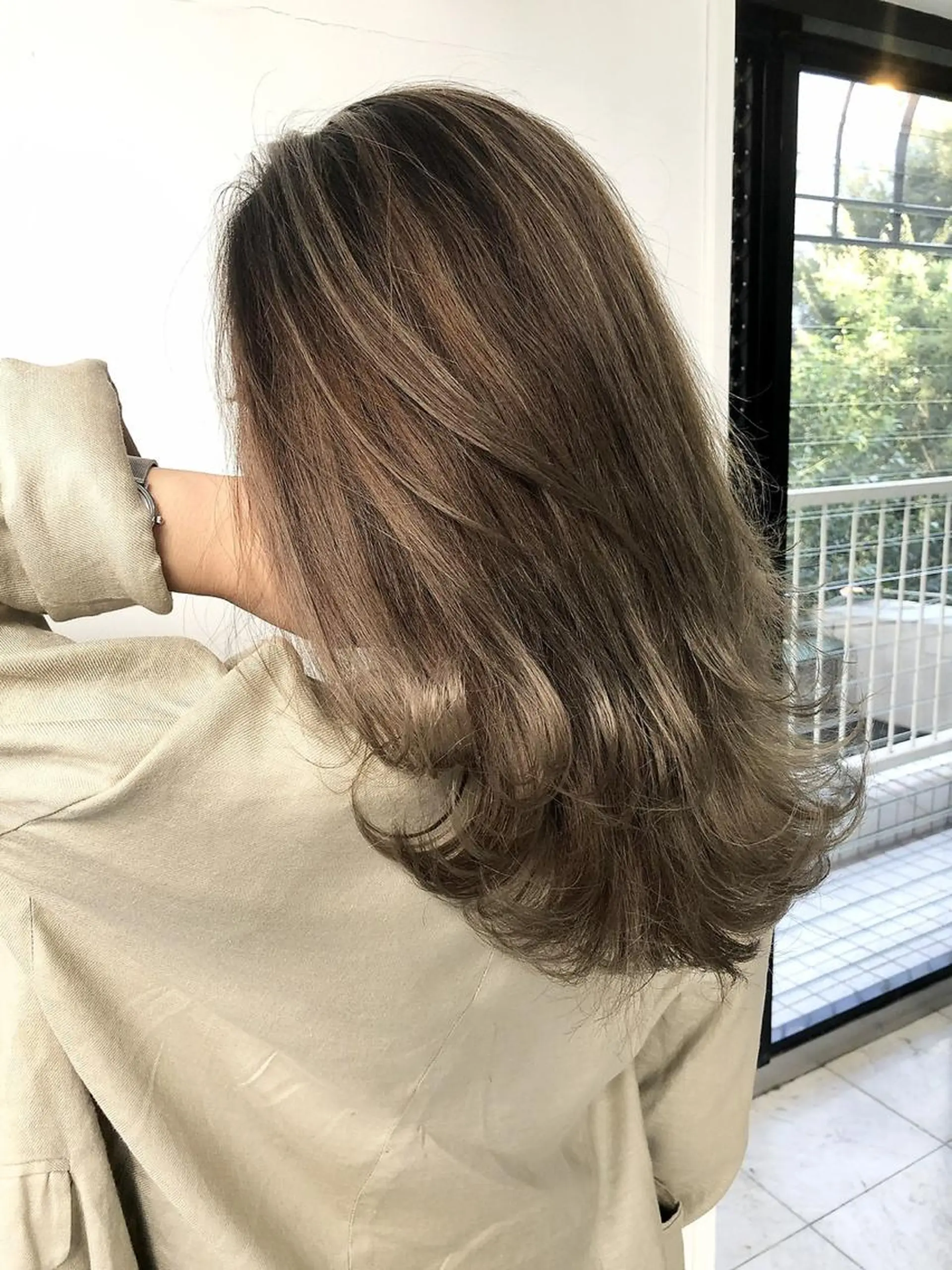ロング カラー ブリーチ ヘアカラー トリートメント ヘッドスパ 韓国風×透明感カラー 髪質改善オタベシンヤのヘアスタイル