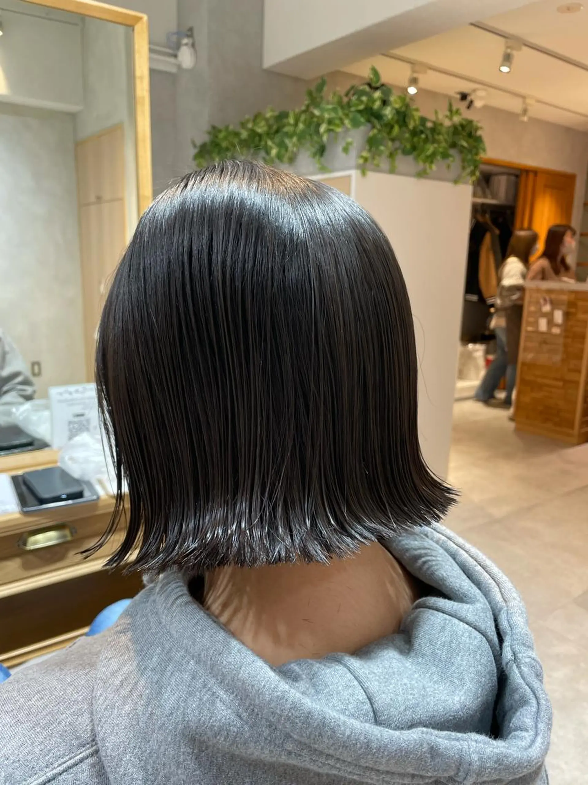 ミディアム 切りっぱなしボブ ボブ 外ハネヘア 若林 良のヘアスタイル