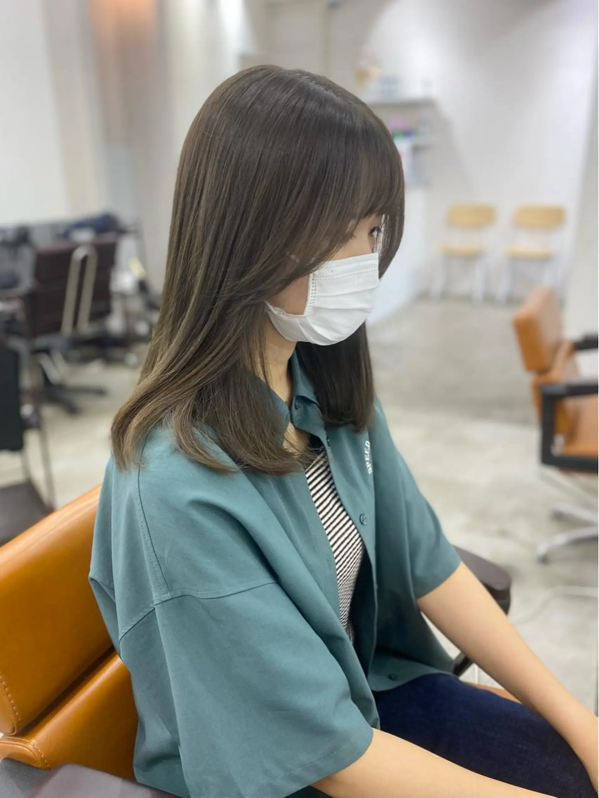 ミディアム カラー オリーブ/アッシュ やわらか透明感カラーのヘアスタイル