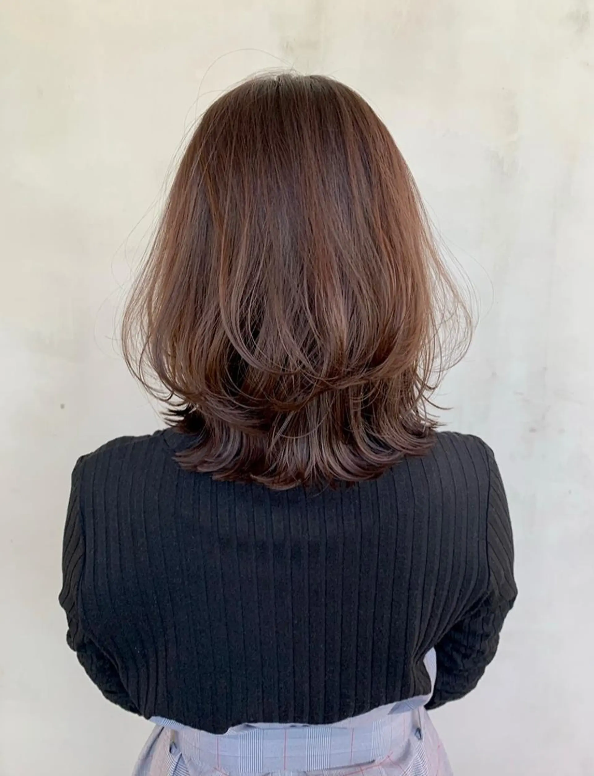 ミディアム カラー レイヤーカット yui .のヘアスタイル