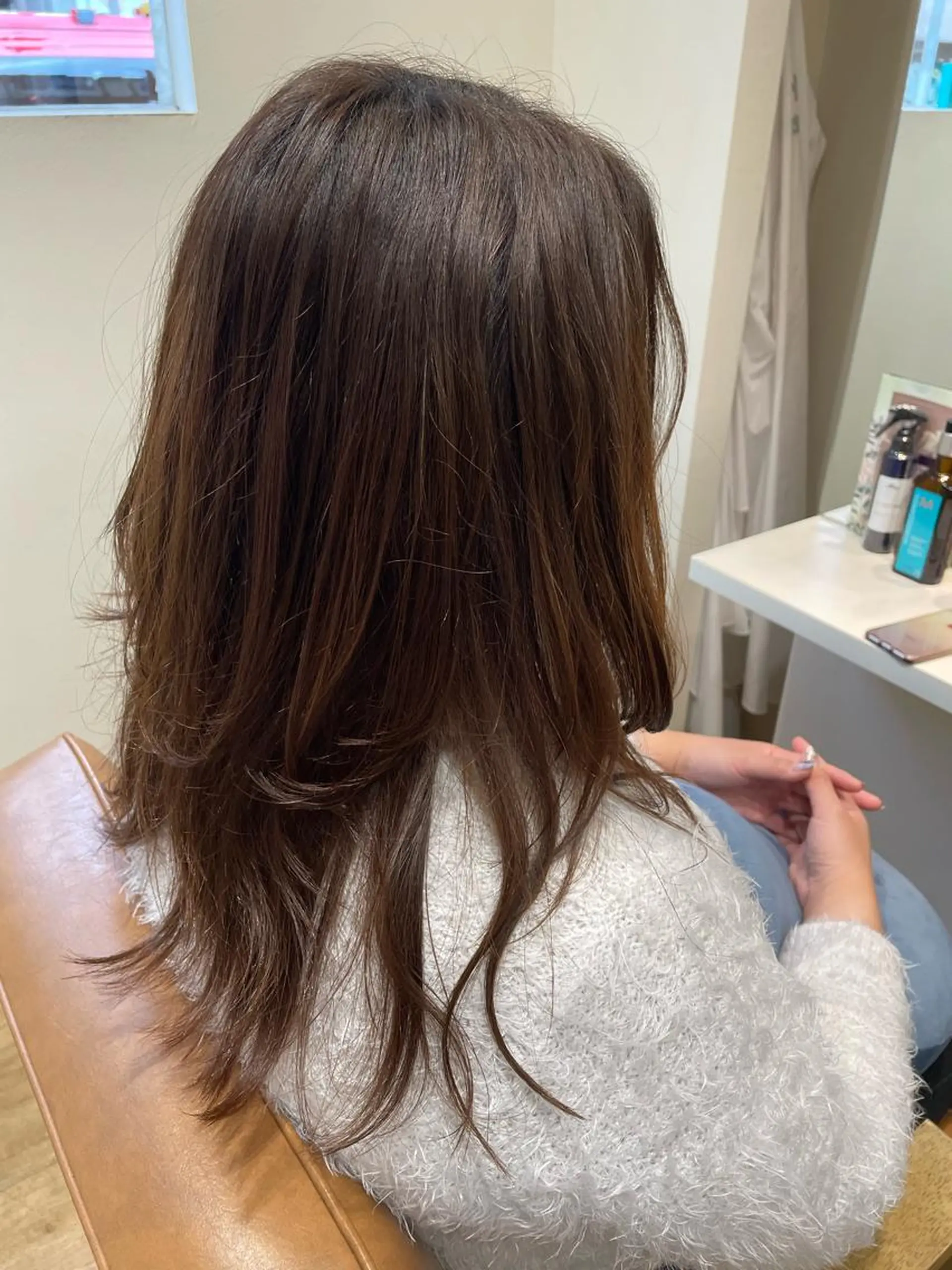 セミロング 韓国風ヘア レイヤーカット 亀田 実花のヘアスタイル