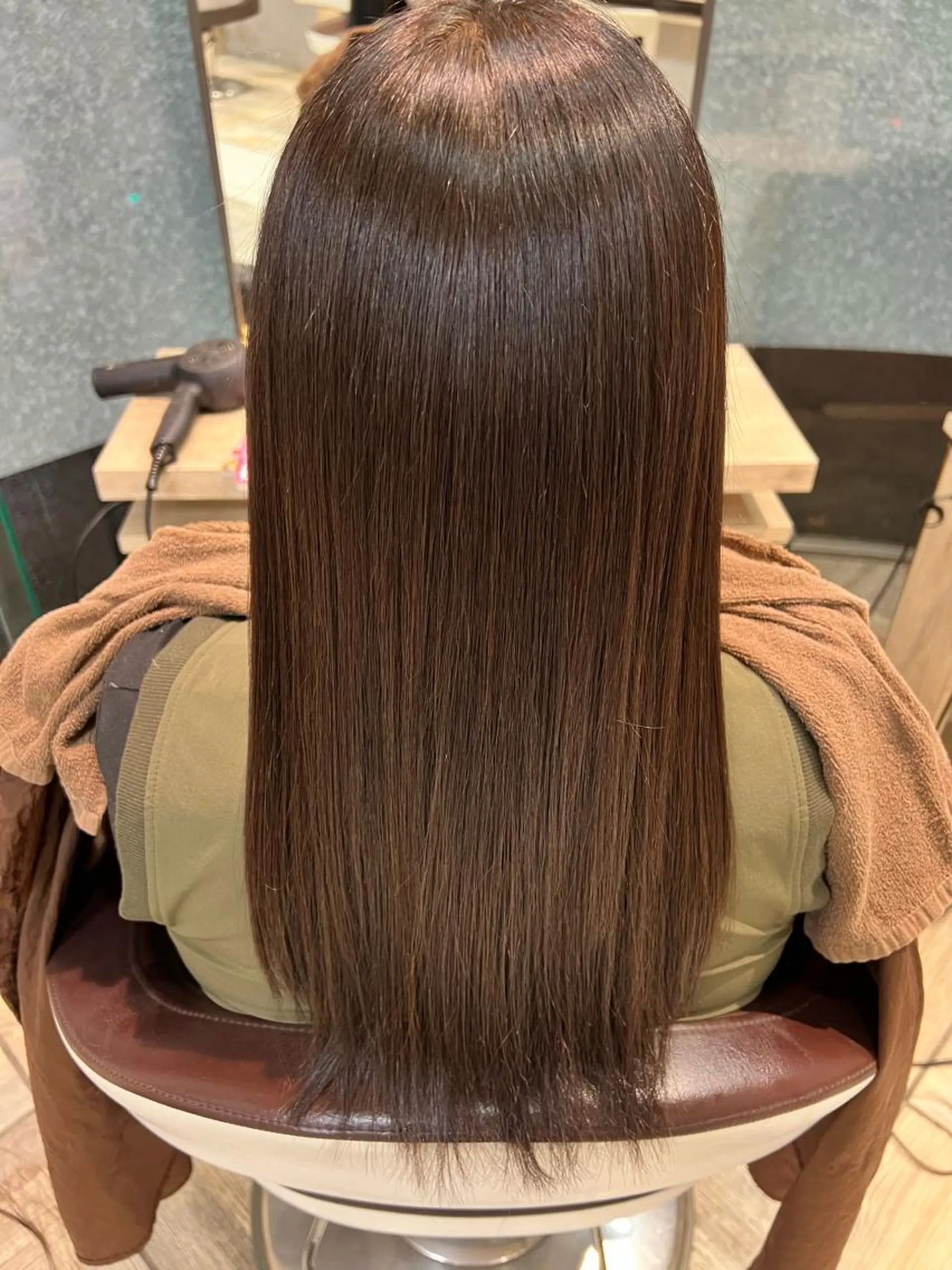 ロング 縮毛矯正 EARTH岩楯 優貴のヘアスタイル