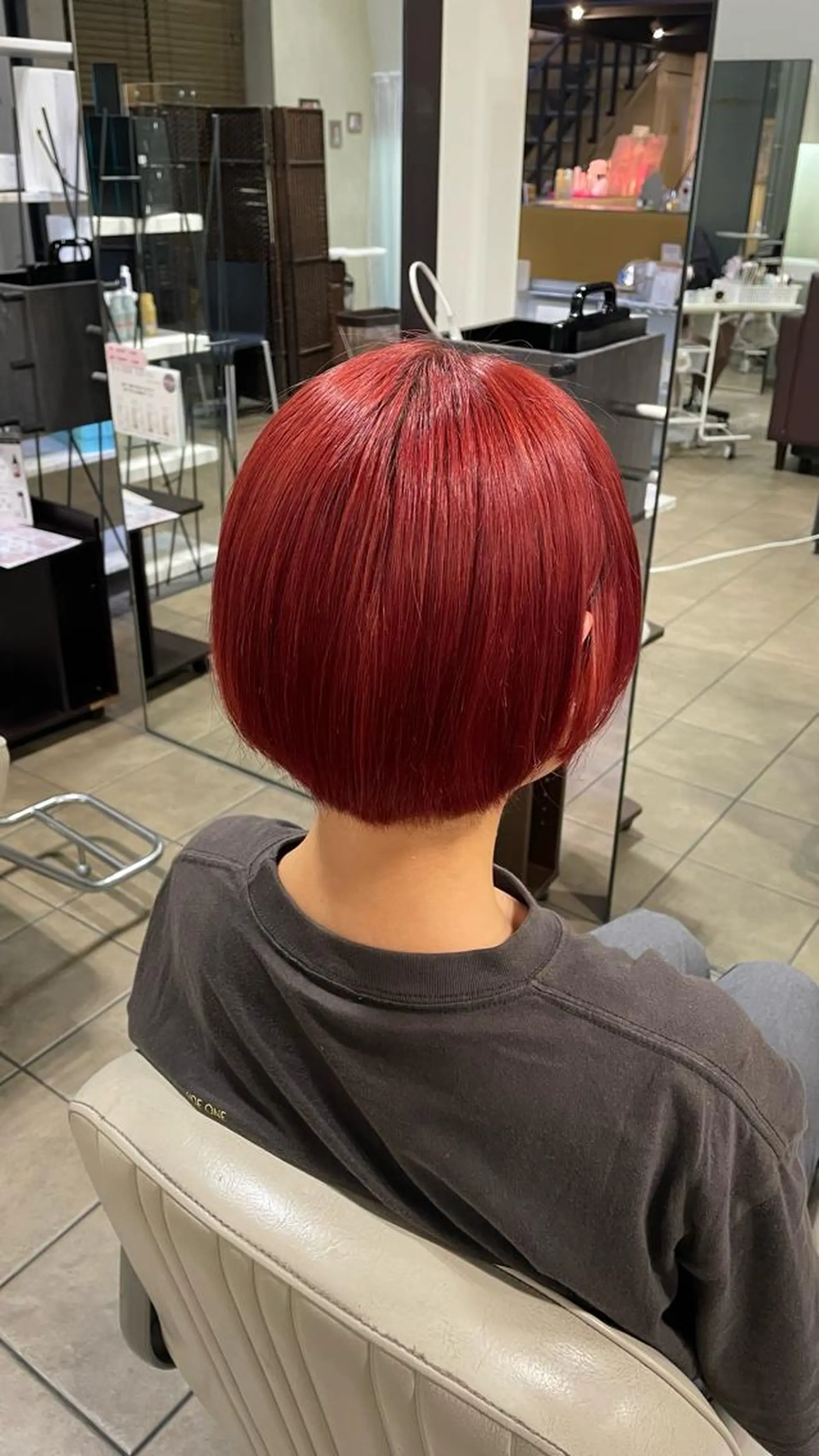 ショート カラー 下森 愛里のヘアスタイル