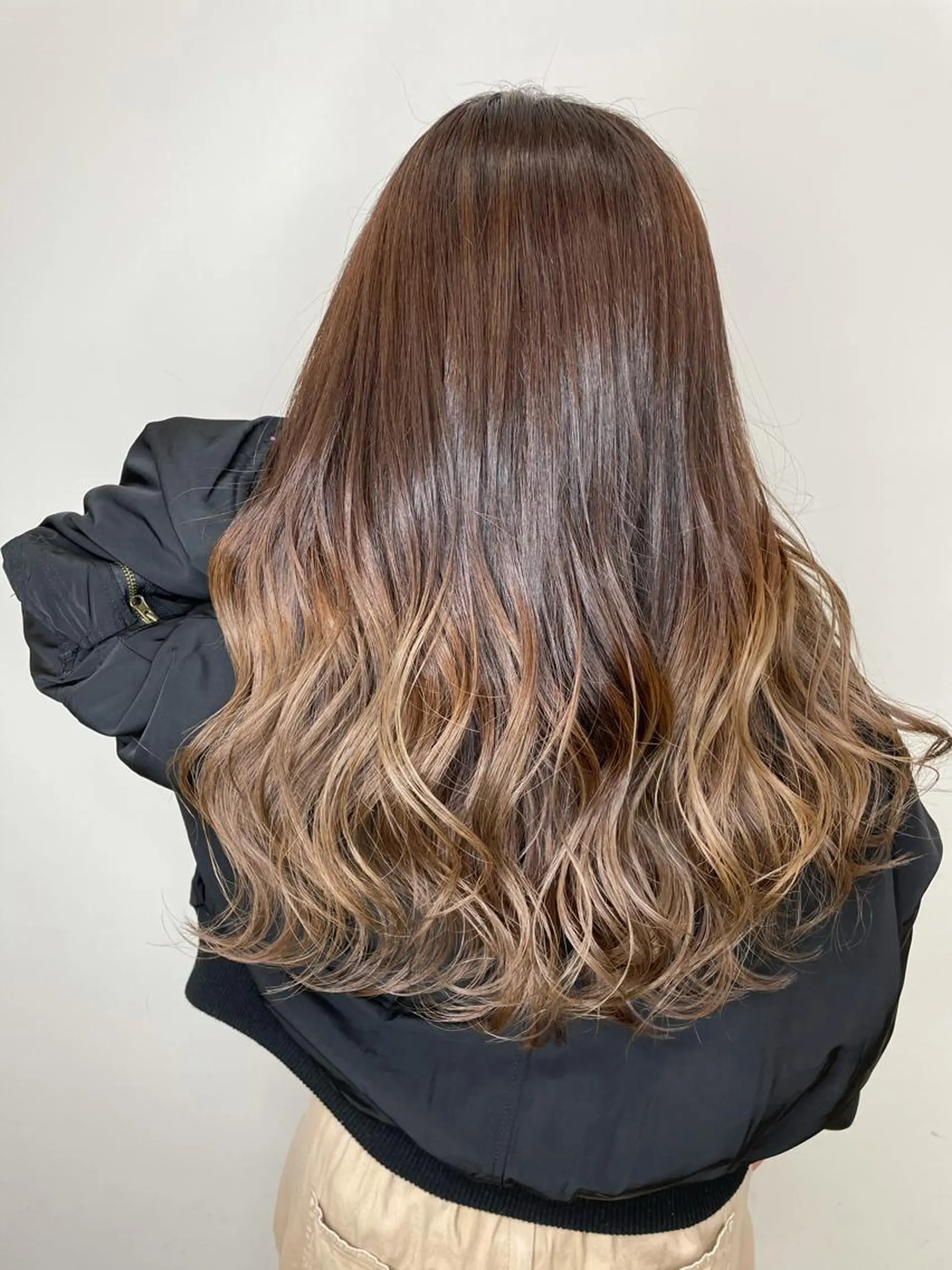 セミロング 手島 カミラのヘアスタイル