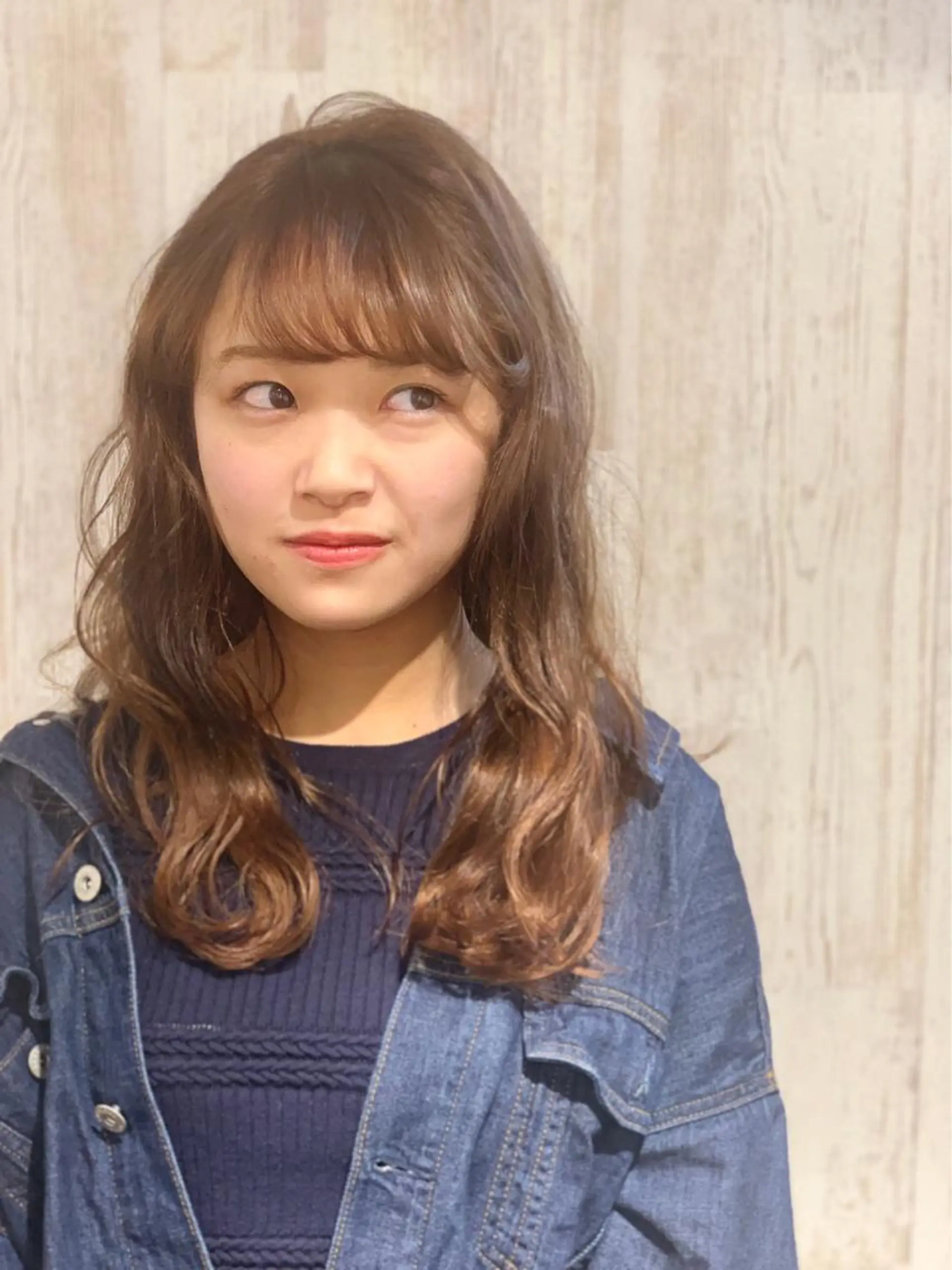 ミディアム 大場 優のヘアスタイル