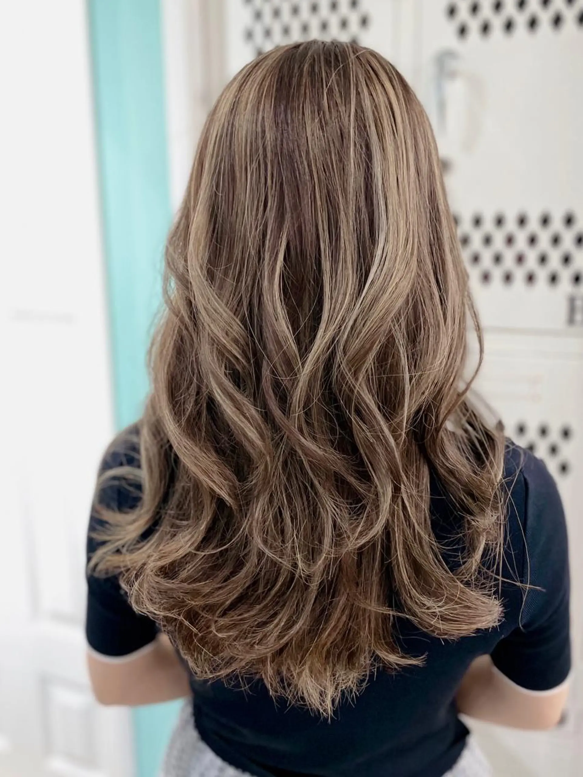 ロング ハイライト 原 千景のヘアスタイル