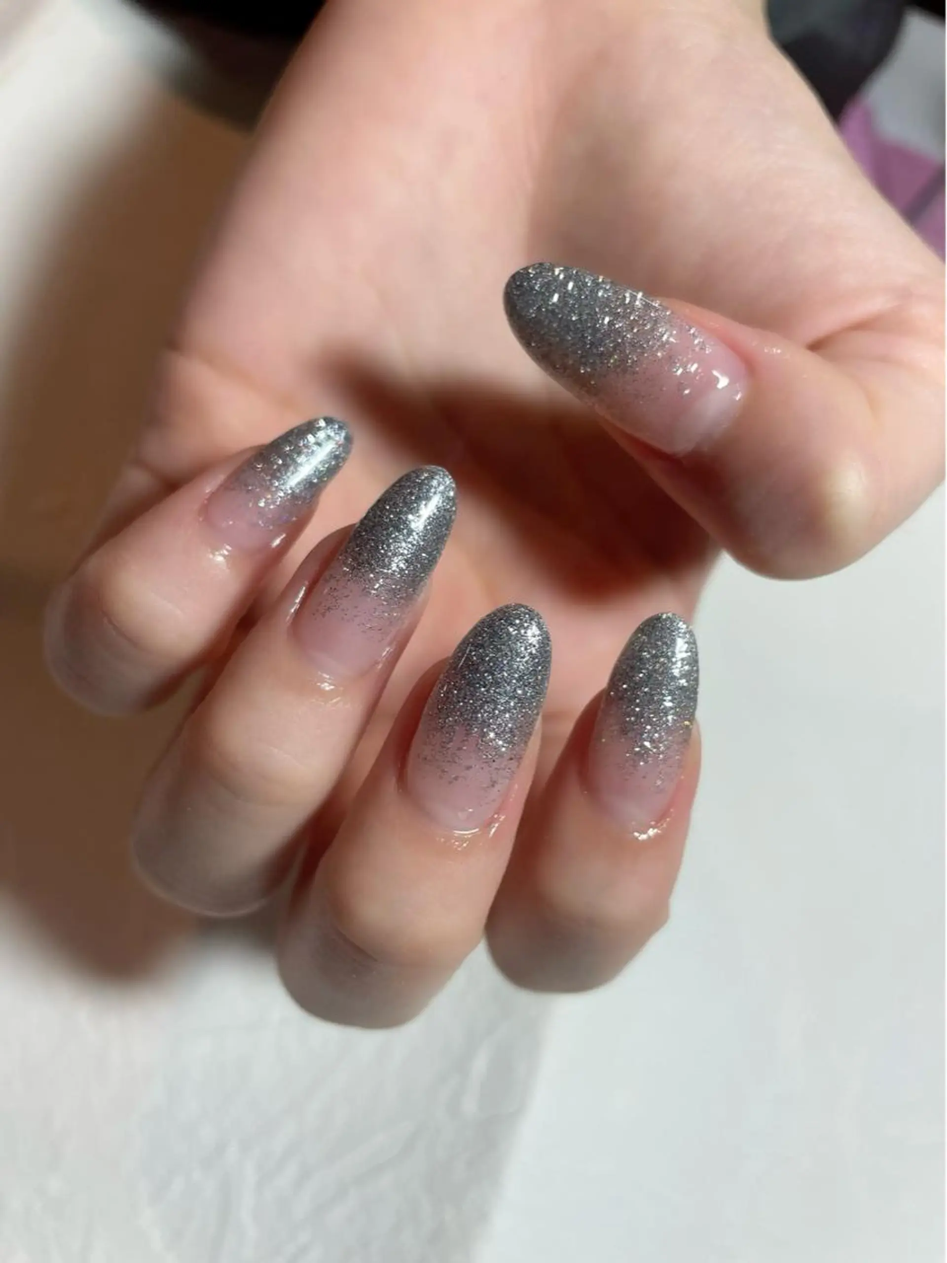 ロング ネイル シルバー ネイルスタジオ シェイクユアハンズのネイルデザイン