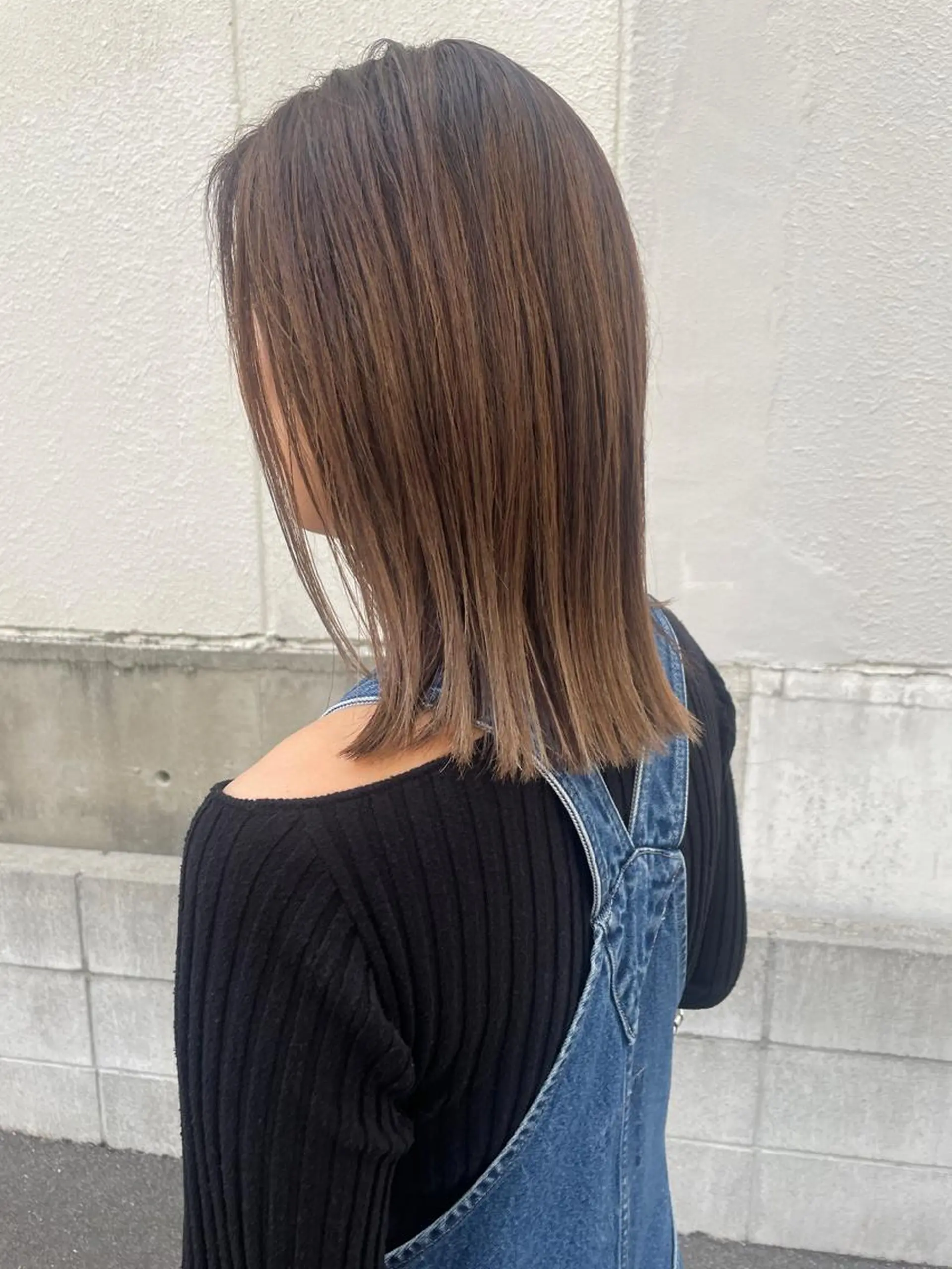 セミロング ハイライト カット ヘアカラー トリートメント さの あやねのヘアスタイル