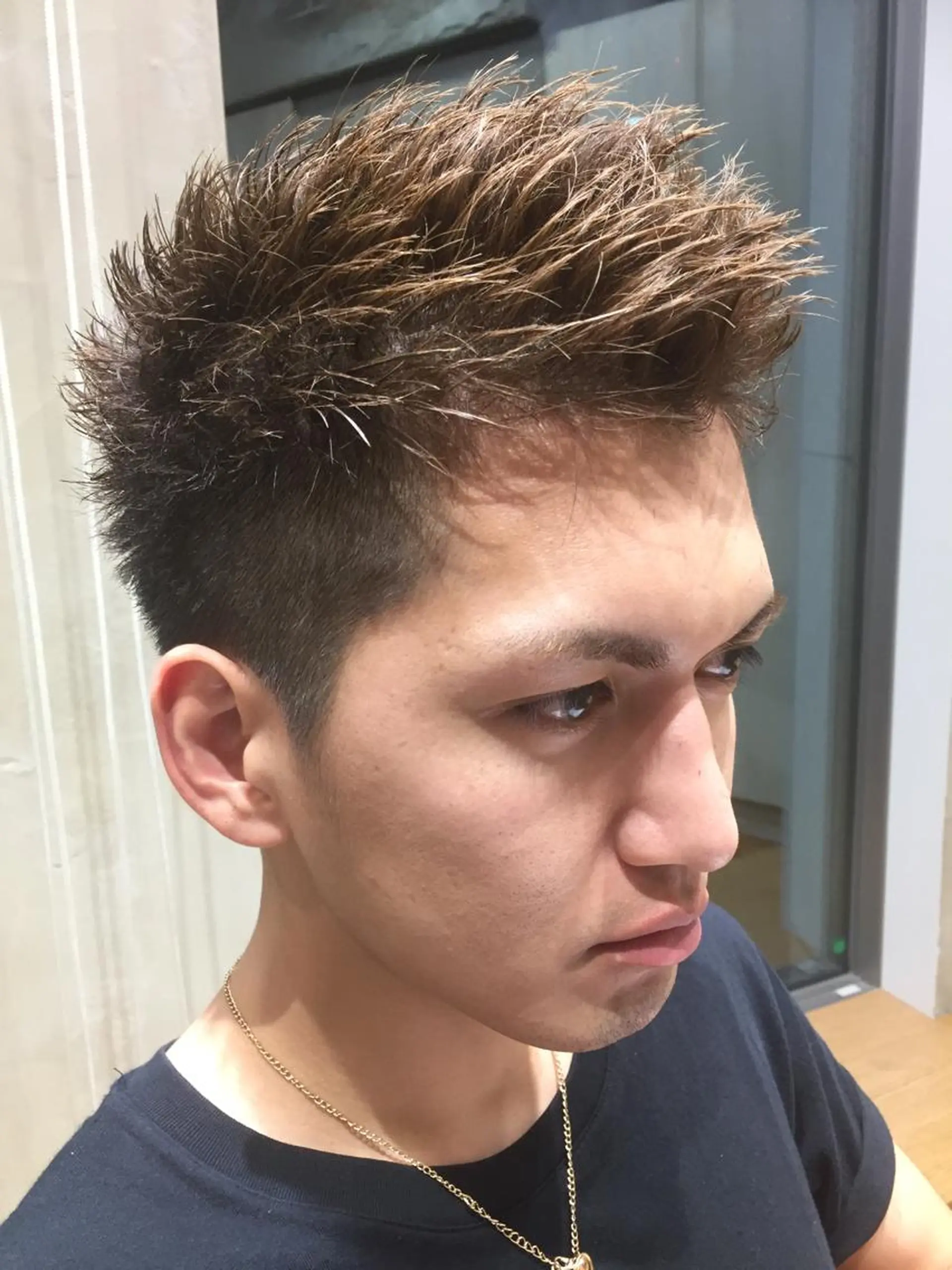 ショート カラー パーマ メンズ ツーブロック 刈り上げ メンズベリーショート ベリーショート ショートヘア Soleria /ソレリア所属・Soleria 田中慎一のヘアスタイル