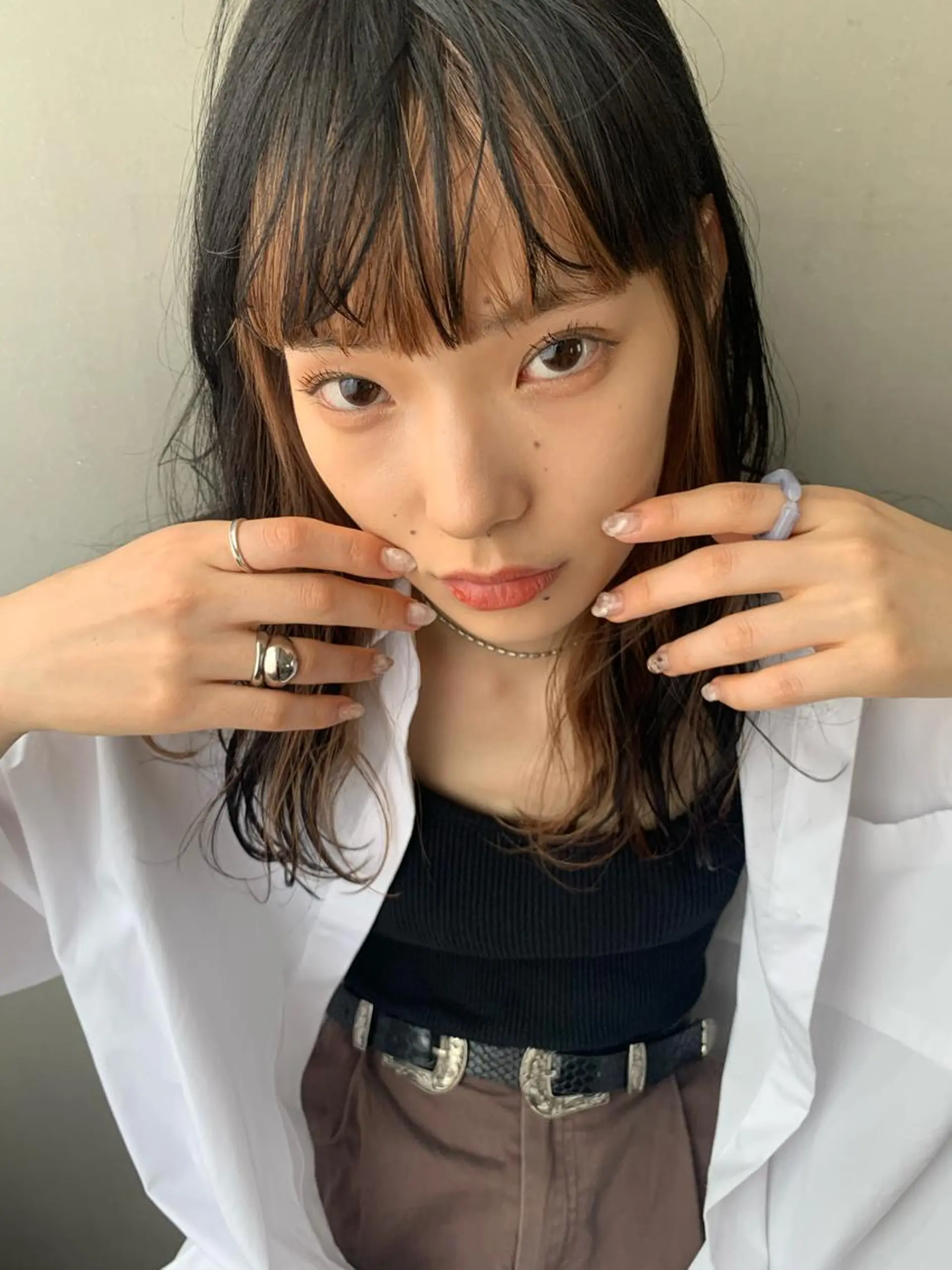 セミロング カラー パーマ ヘアアレンジ メンズ キッズ ネイル マツエク・マツパ メンズインナーカラー インナーカラー ワイドバング ロングネイル ウルフレイヤーカット /チヒロのヘアスタイル