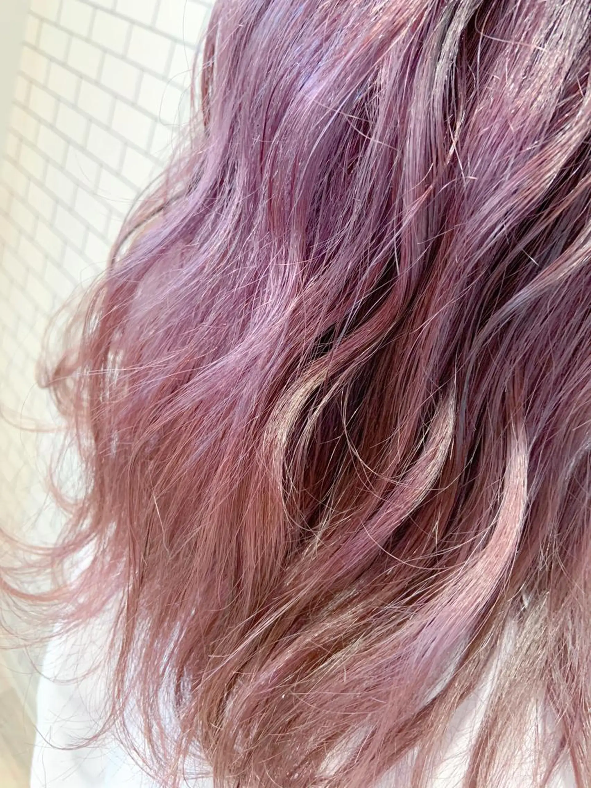 ロング カラー ヘアアレンジ ブリーチ 透明感カラー イルミナカラー ピンクカラー 韓国hair🦋 Nanaのヘアスタイル