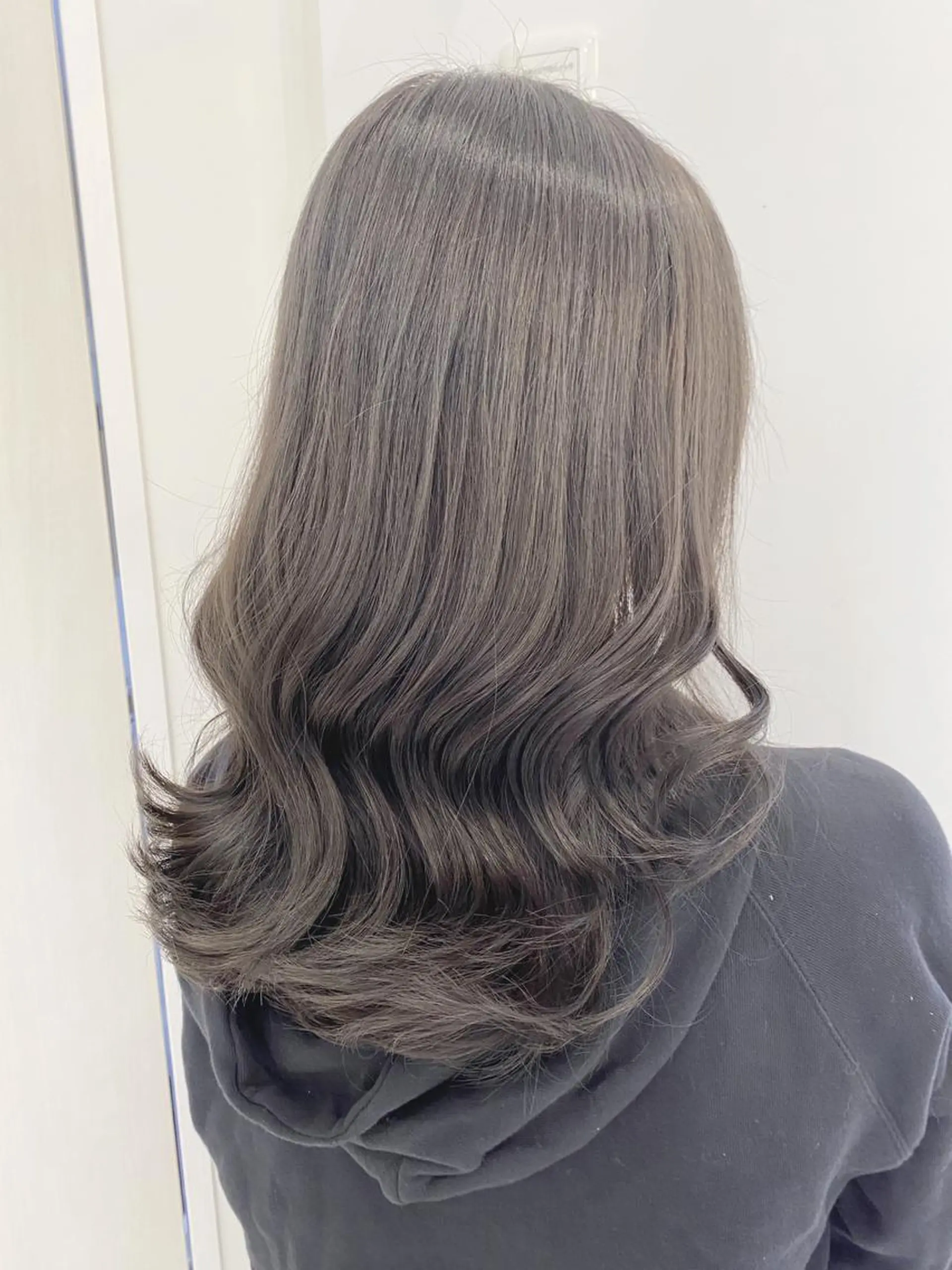 セミロング アッシュ 韓国風ヘア ナナシ所属・✨髪質改善／縮毛矯正 木村和司✨のヘアスタイル