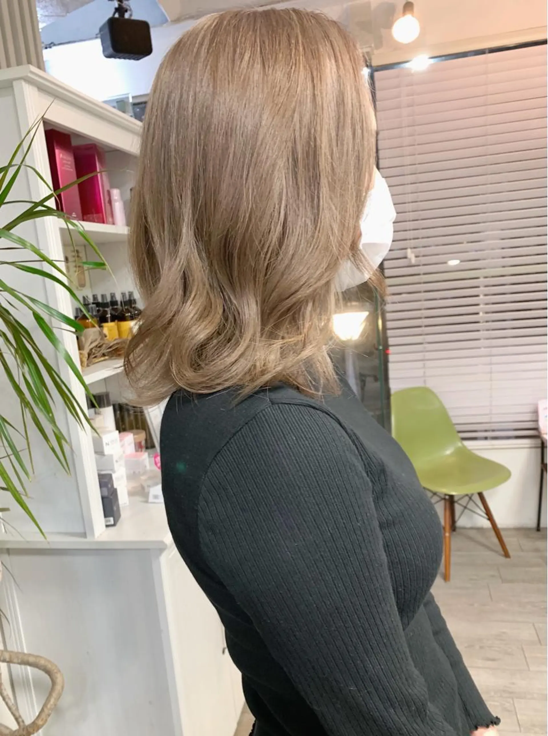 ミディアム カラー グレージュ ミルクティーグレージュ 樫原裕二/レイヤー カット/透明感カラーのヘアスタイル