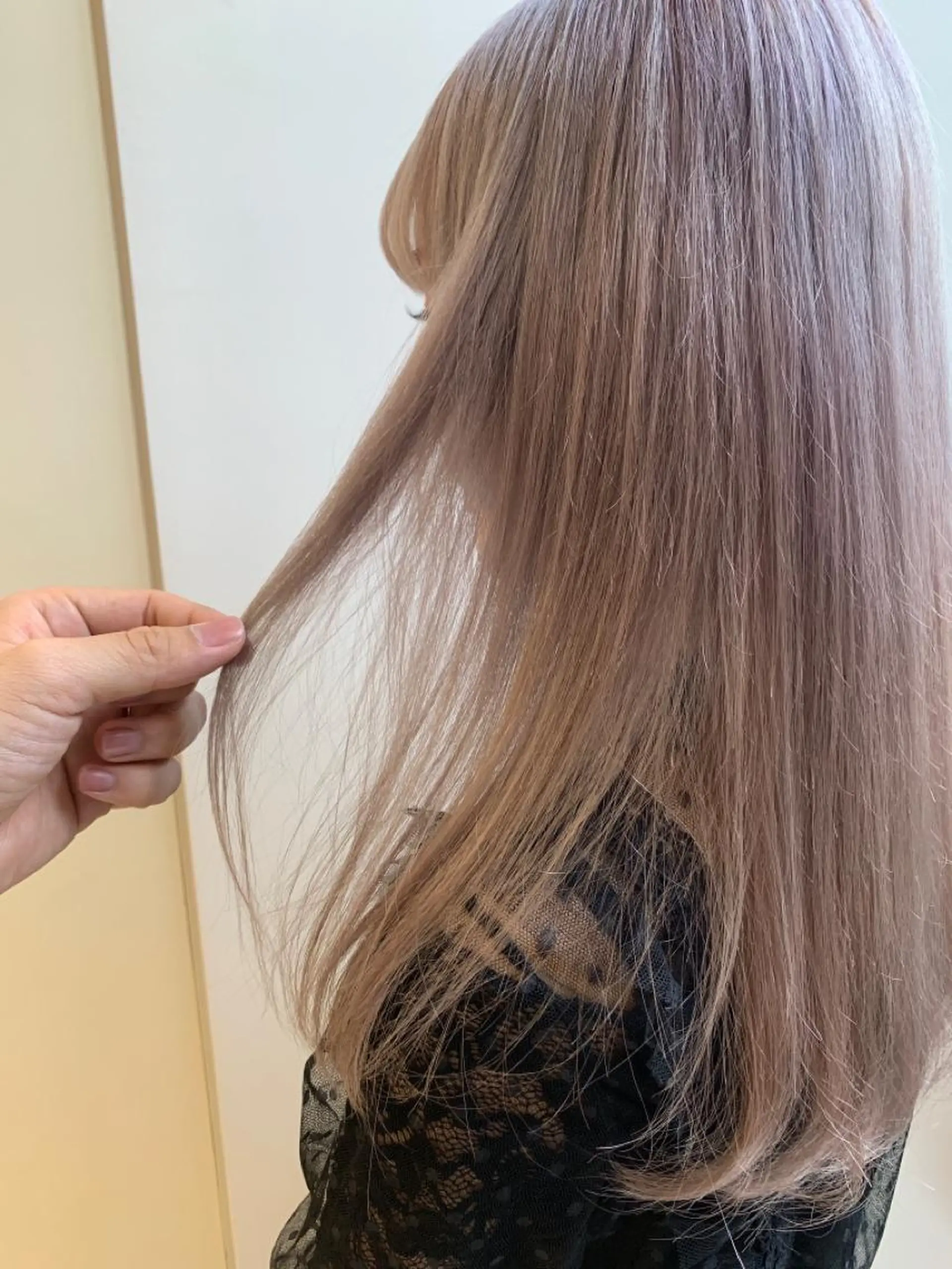 ロング カラー ベージュカラー ブリーチ ケアブリーチ トリートメント カット ヘアカラー インナーエクステ渋谷 🦋KAJIのヘアスタイル