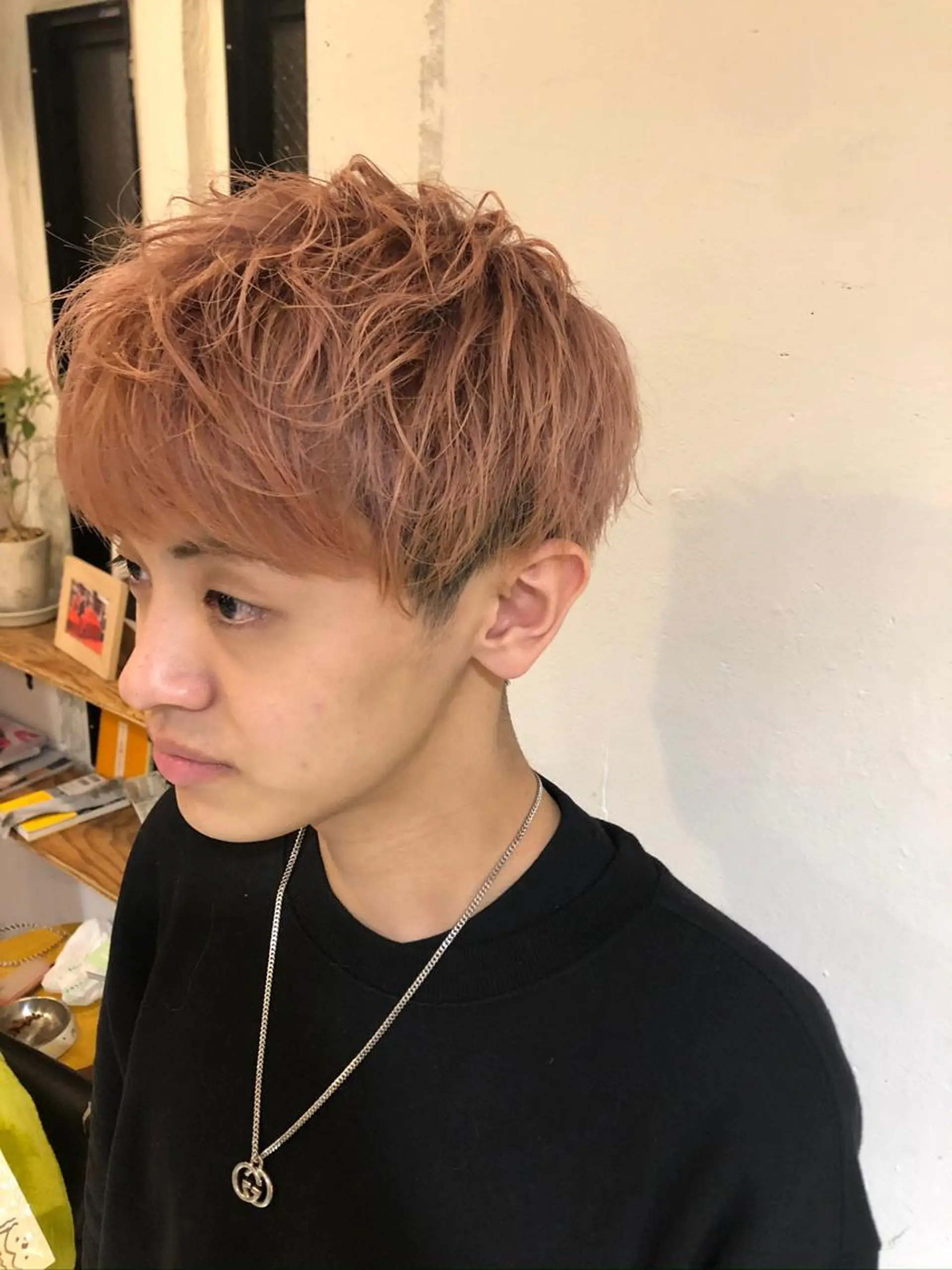 カラー ヘアアレンジ メンズ メンズブリーチ ブリーチ ピンクカラー レッドカラー カット ヘアカラー トリートメント ヘアセット メンズ特化✂️栗原 侑也のヘアスタイル