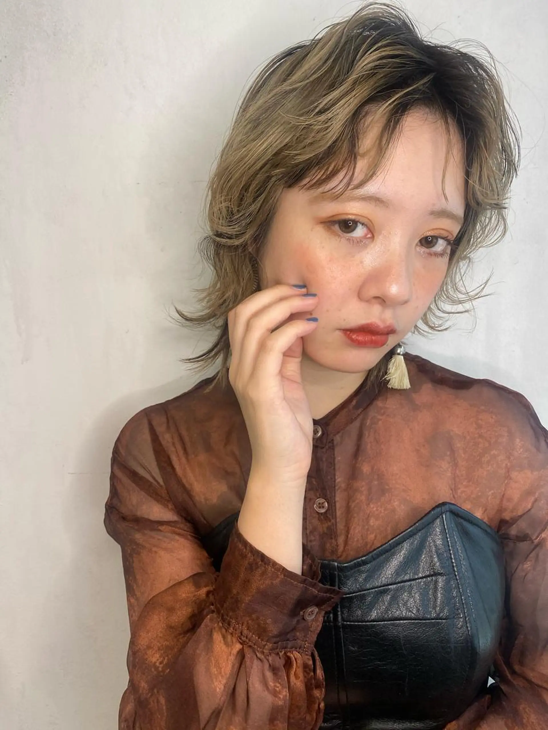 ミディアム くびれヘア ウルフカット ブリーチ/ハイトーン レイヤー/Maanaのヘアスタイル