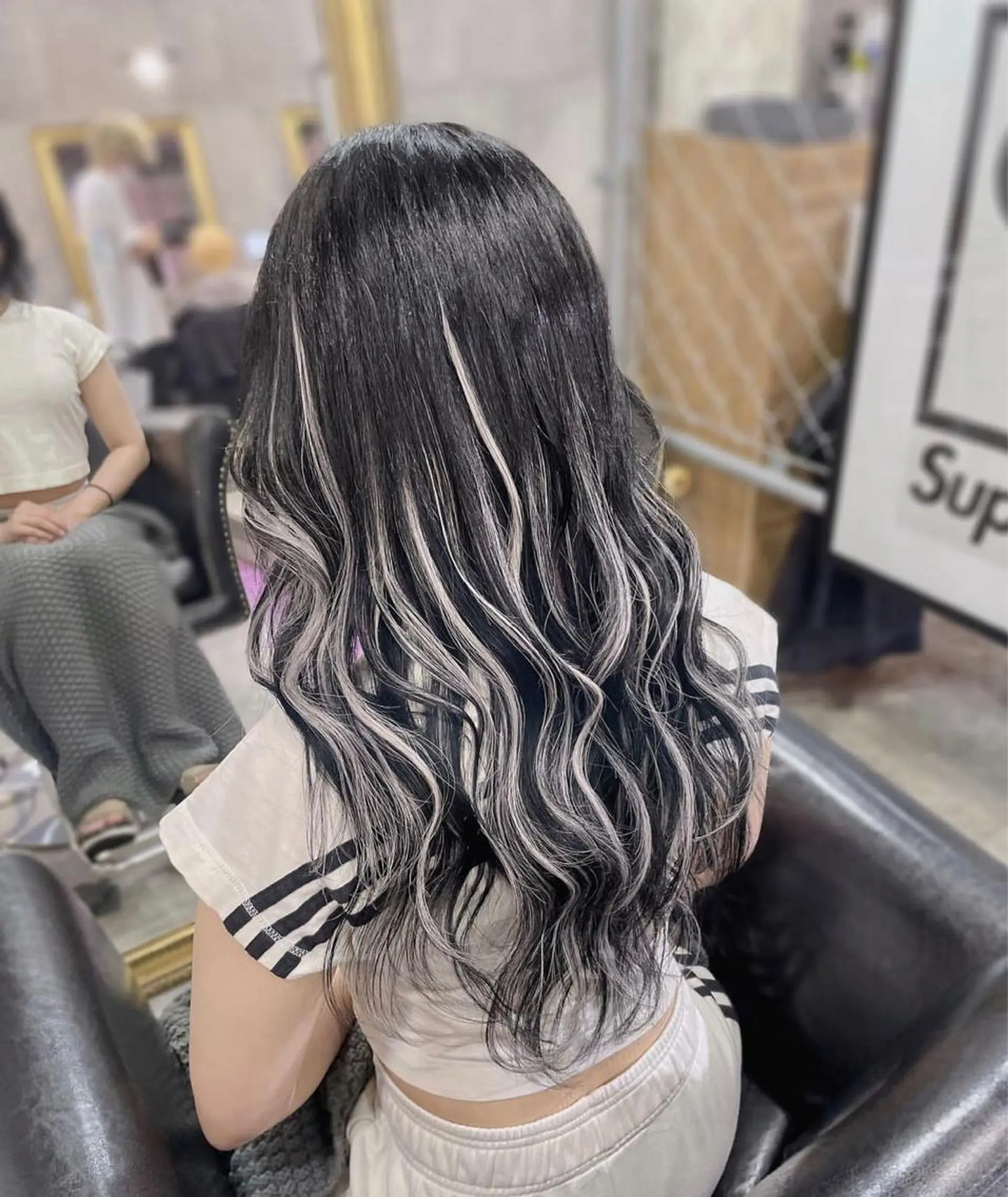 ミディアム カラー Ryoichi⛓️ 韓国ヘア/ハイトーンのヘアスタイル