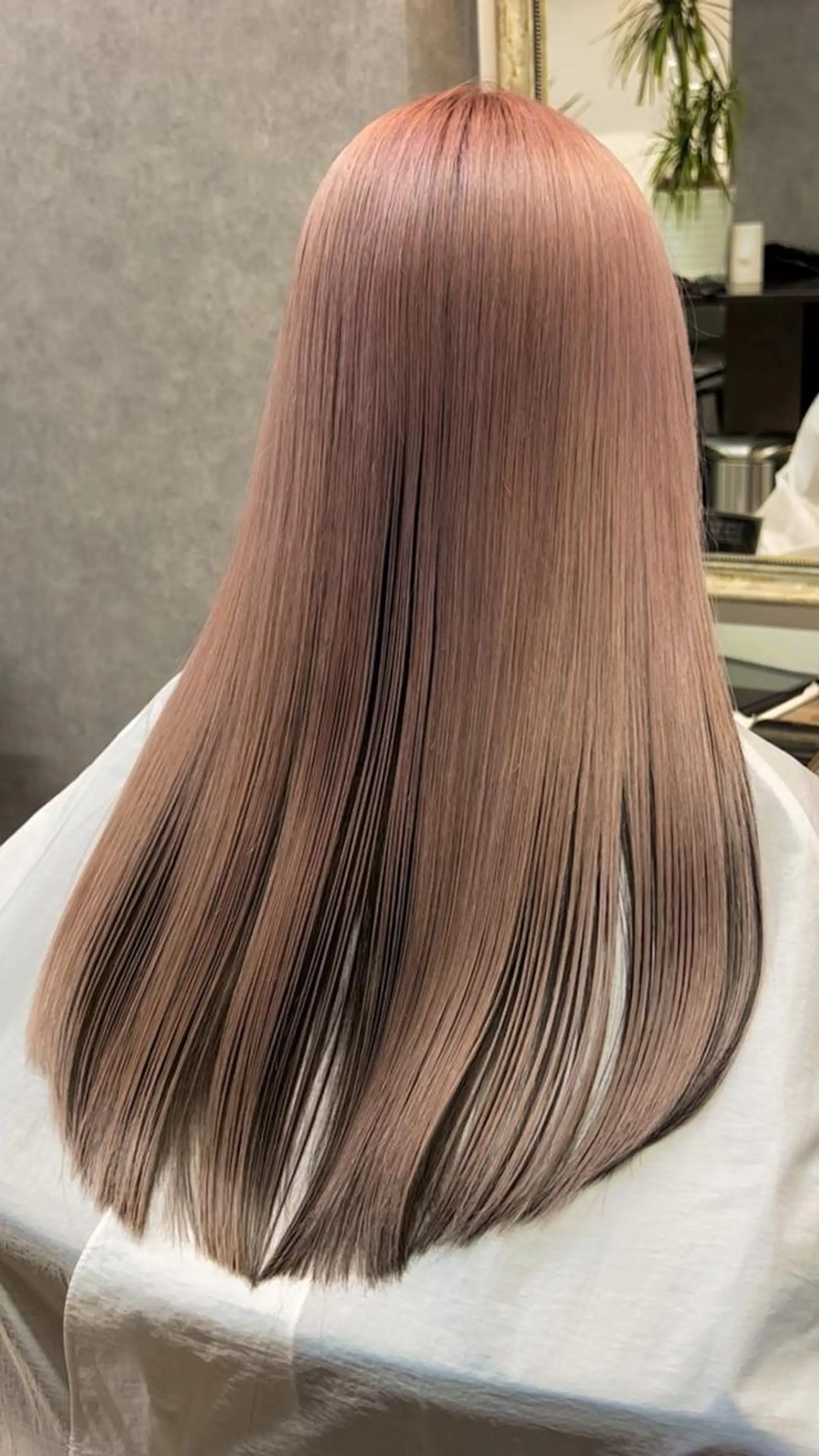 カラー ブリーチ ブリーチカラー コティのヘアスタイル