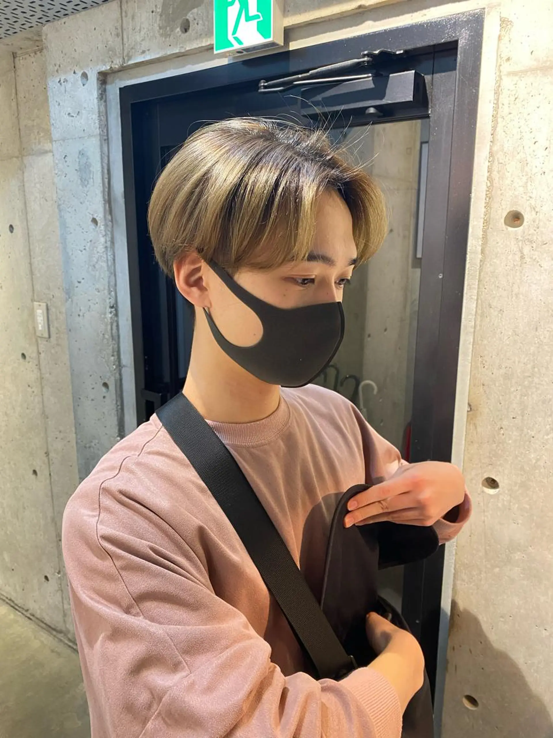 ショート メンズ センターパート メンズ韓国風 ツーブロック 韓国風ヘア 代々木上原エリア🎀 モテ髪大人可愛いヘアのヘアスタイル