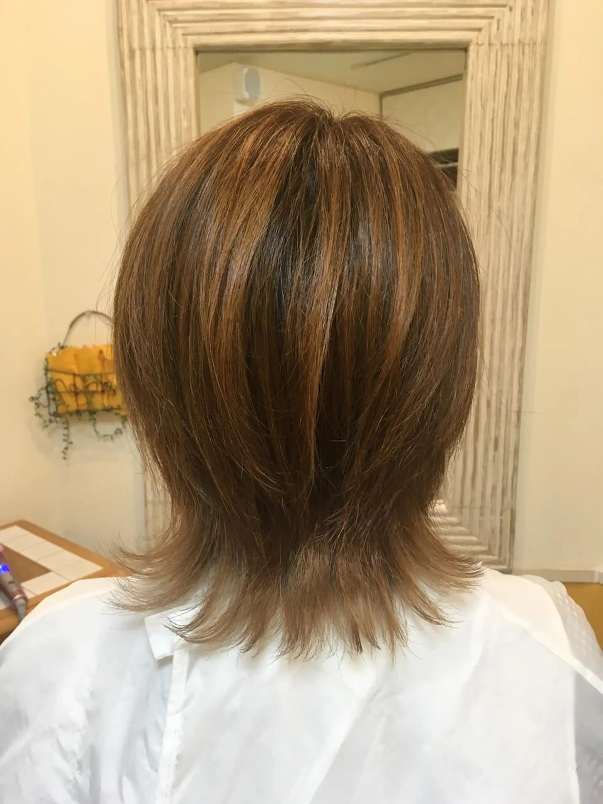 ミディアム ウルフカット カット ヘアカラー 山本 雷のヘアスタイル