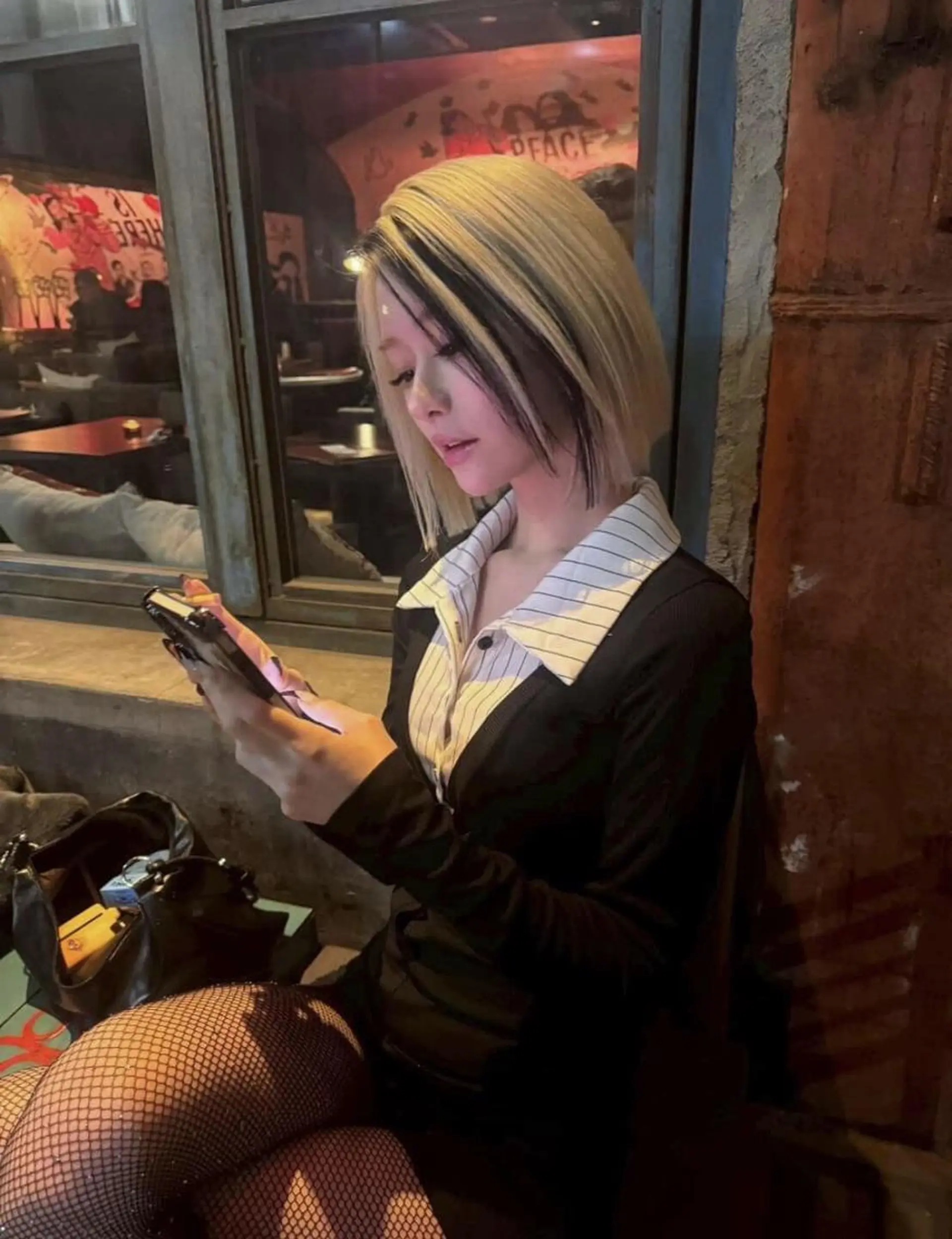 カラー ミディアム ブリーチ 抜きっぱなしブロンド デザインカラー カット ヘアカラー トリートメント ハネエクステ表参道/ 羽エクステSpicaのヘアスタイル