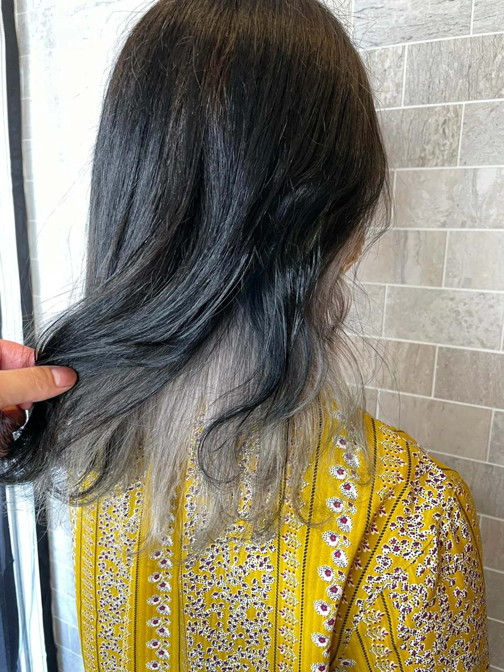 セミロング ヘアカラー ブリーチ毛矯正.髪質 改善.髪にドラマをのヘアスタイル