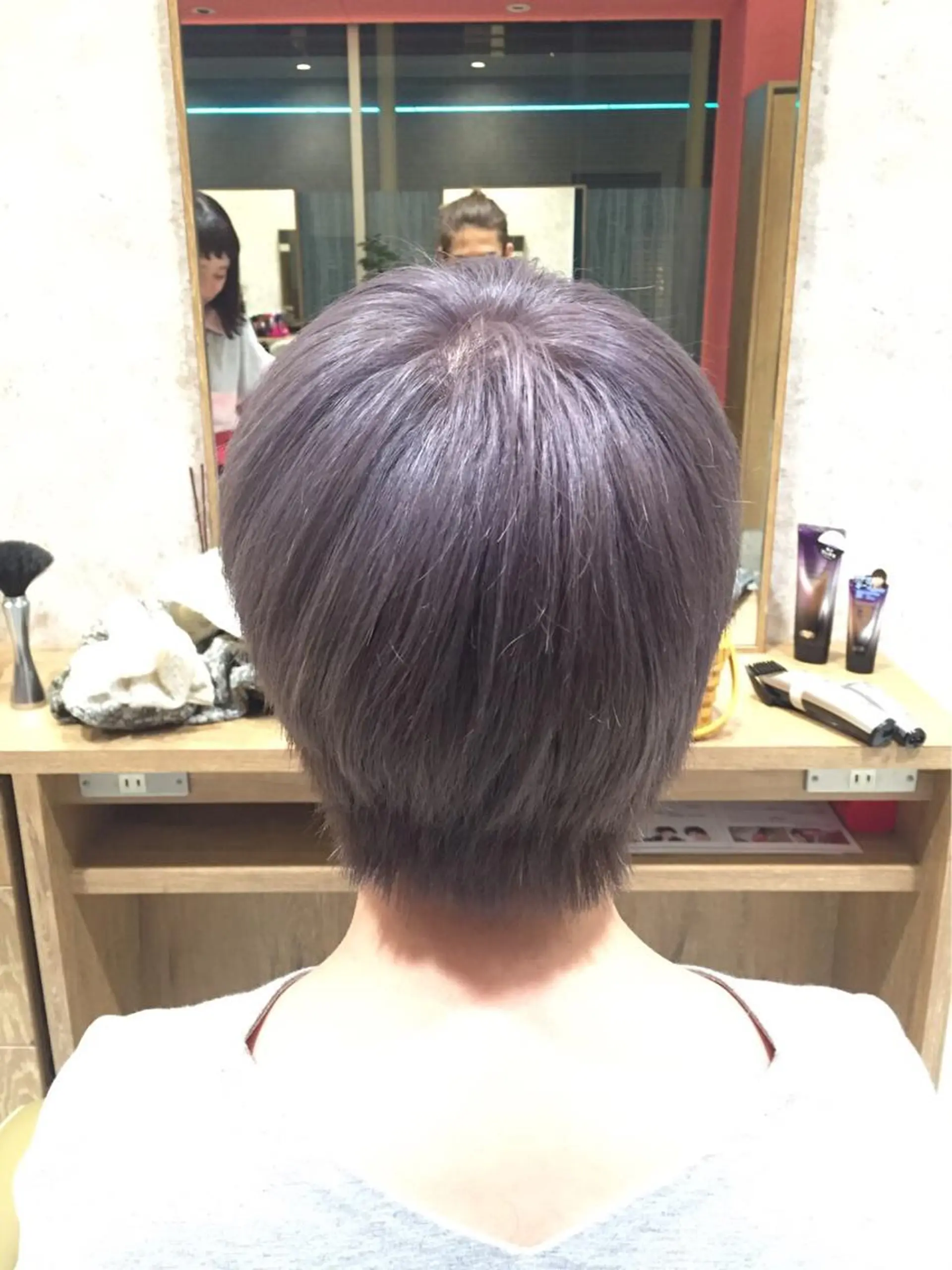 カラー アッシュ ブリーチ 香取 康平のヘアスタイル