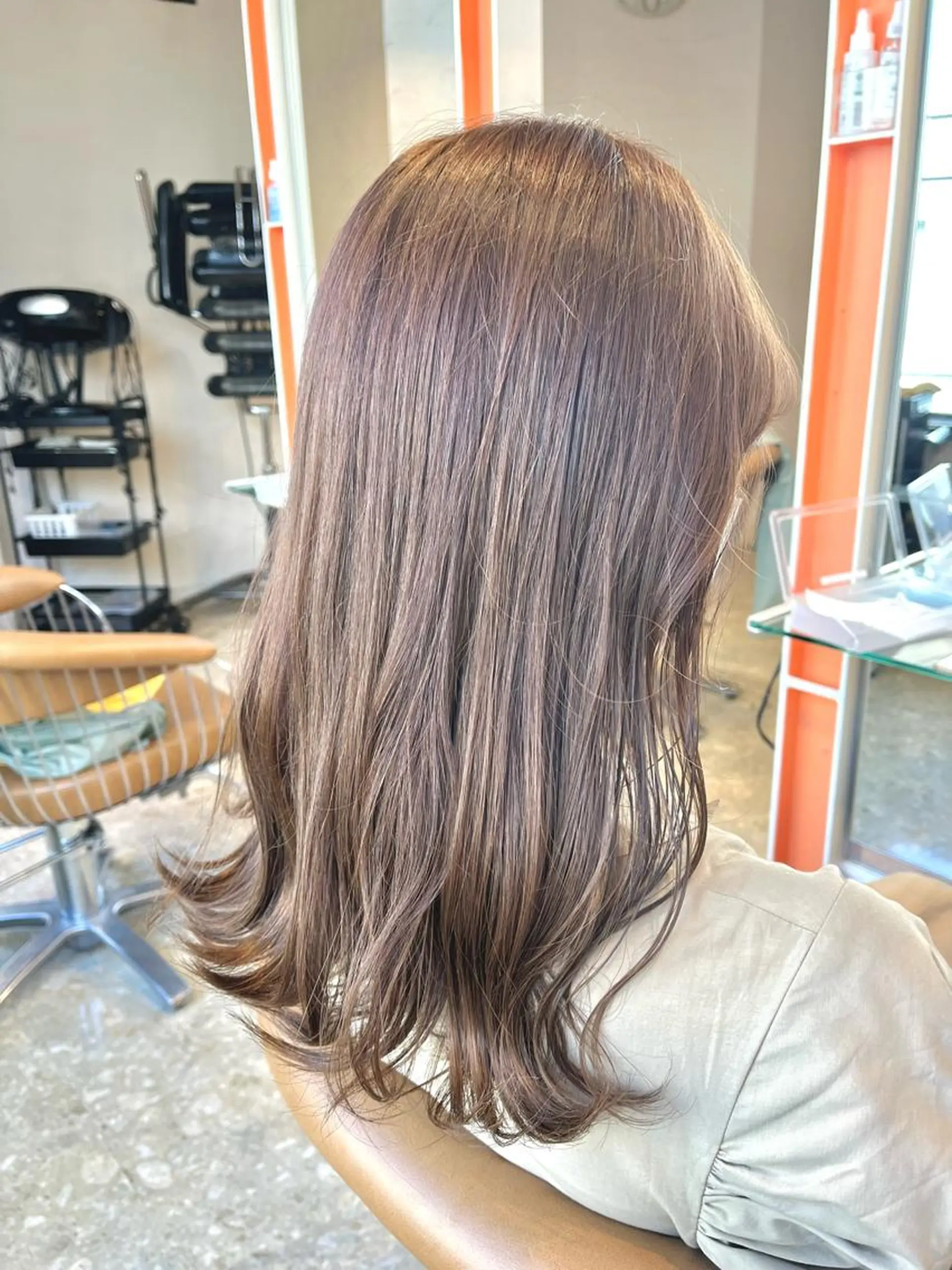 ミディアム カラー カット ヘアカラー トリートメント うしだ かおるのヘアスタイル