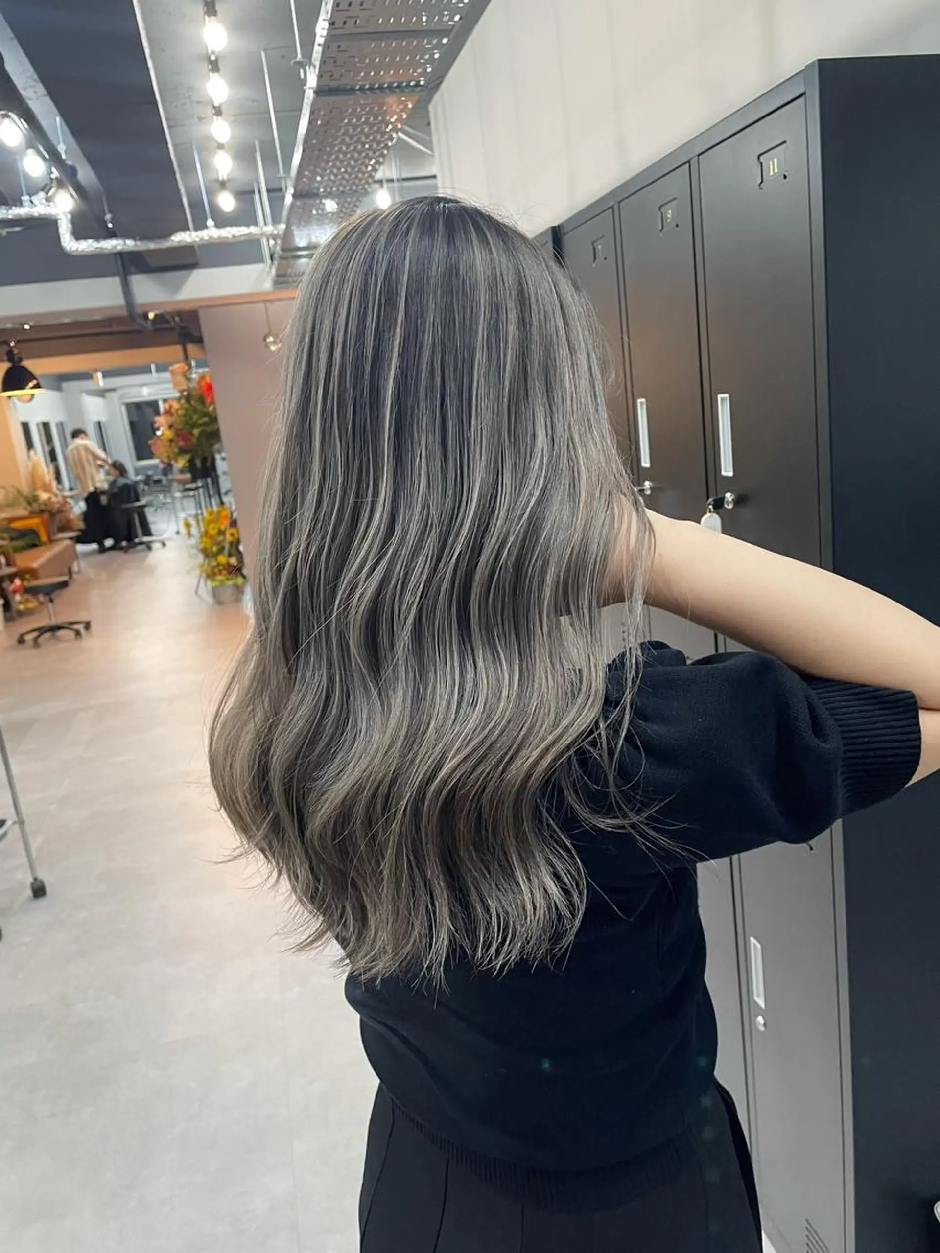 ミディアム カラー ハイライトカラー ハイライト ヘアカラー トリートメント 西村あきや トレンド韓国ヘアのヘアスタイル