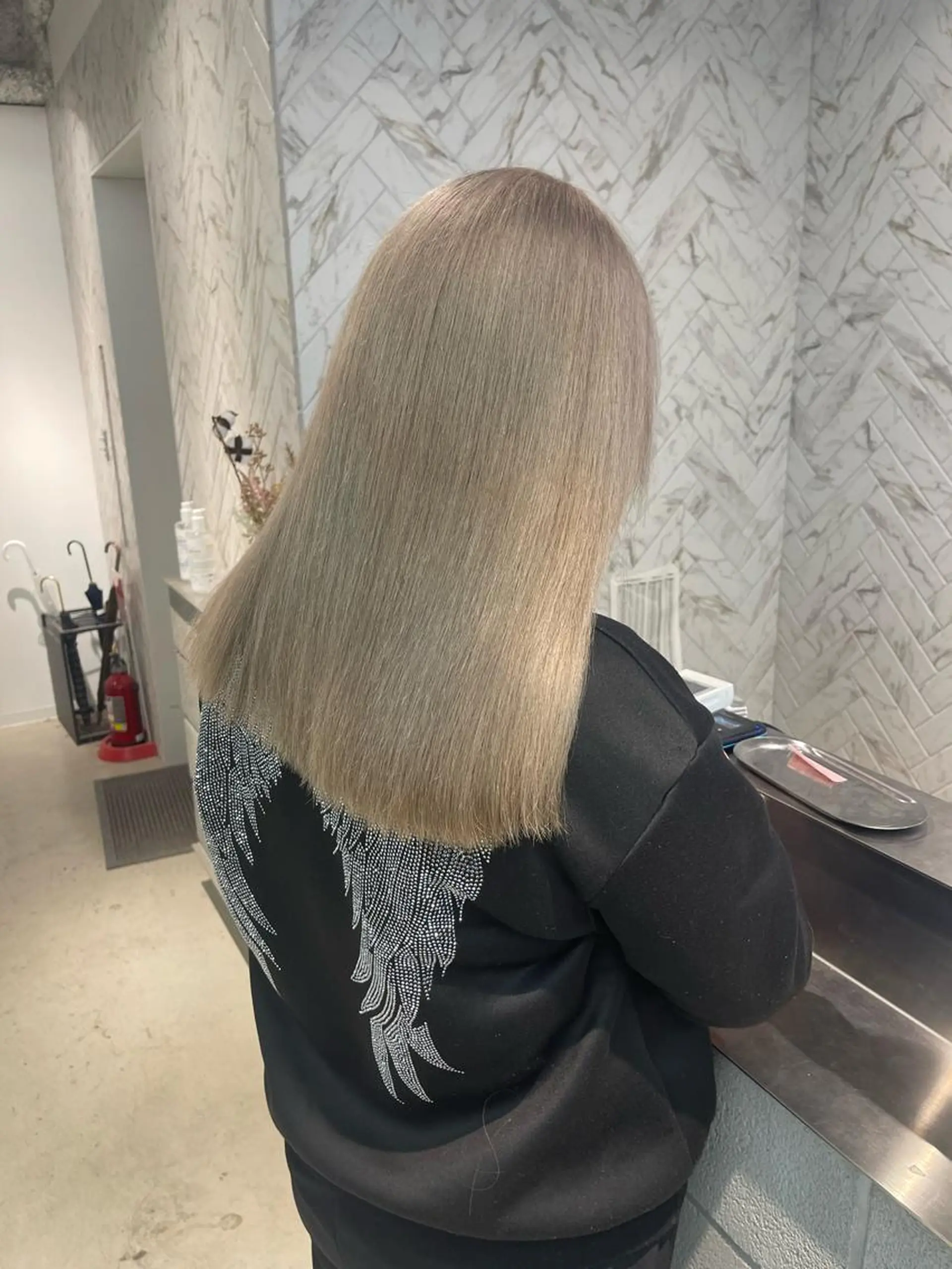 ロング カラー ヘアカラー トリートメント 店長　MANAMI ／ブリーチ／骨格ボブのヘアスタイル