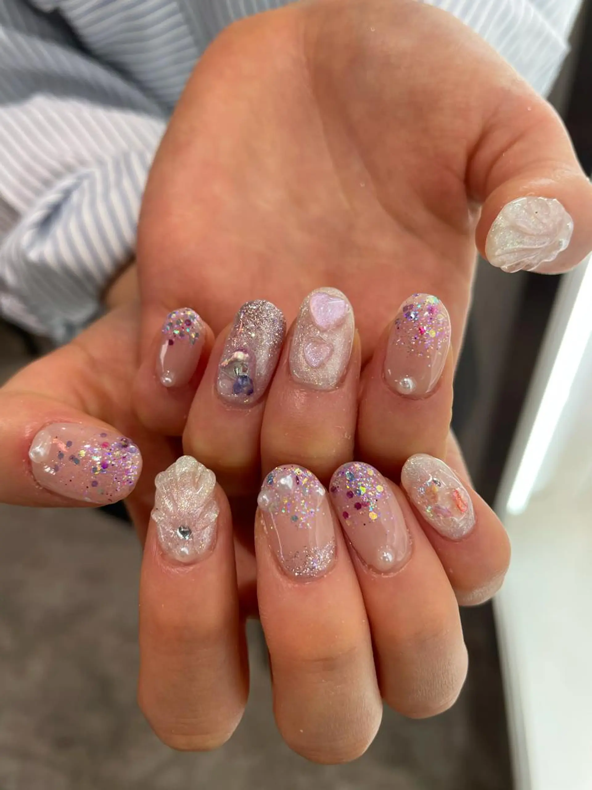 ネイル ニュアンスネイル ハンドネイル ナチュラル透明感🌱 小山美樹子のヘアスタイル