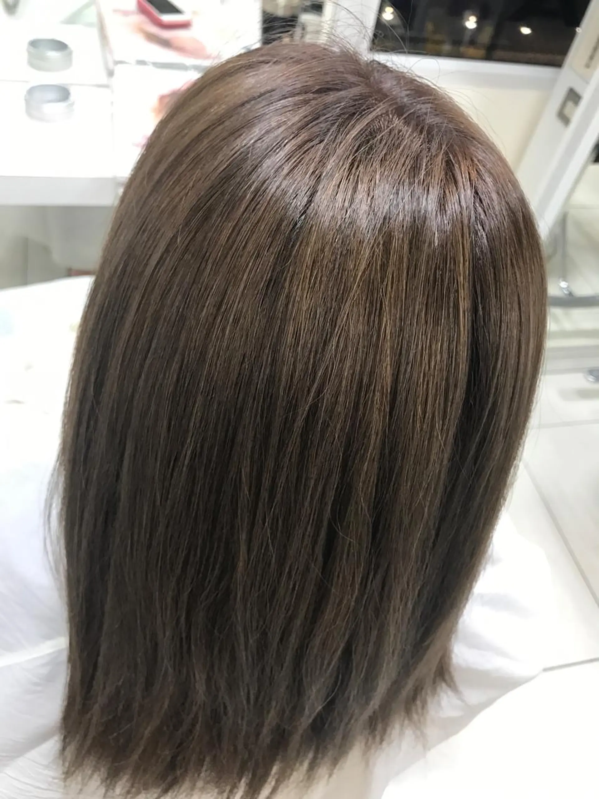 セミロング カラー アッシュ ブリーチ 透明感カラー イルミナカラー 【暖色カラー特化】 中山由梨のヘアスタイル