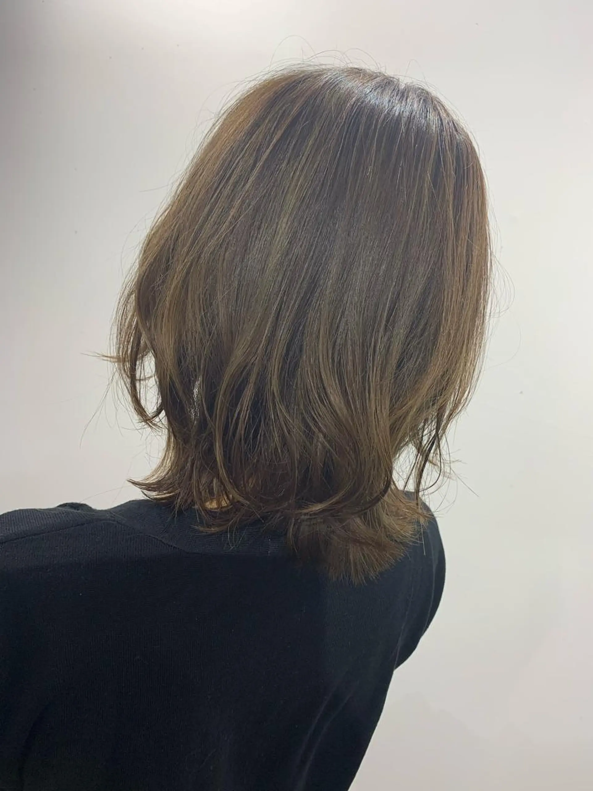 ミディアム パーマ 寺本 早希のヘアスタイル