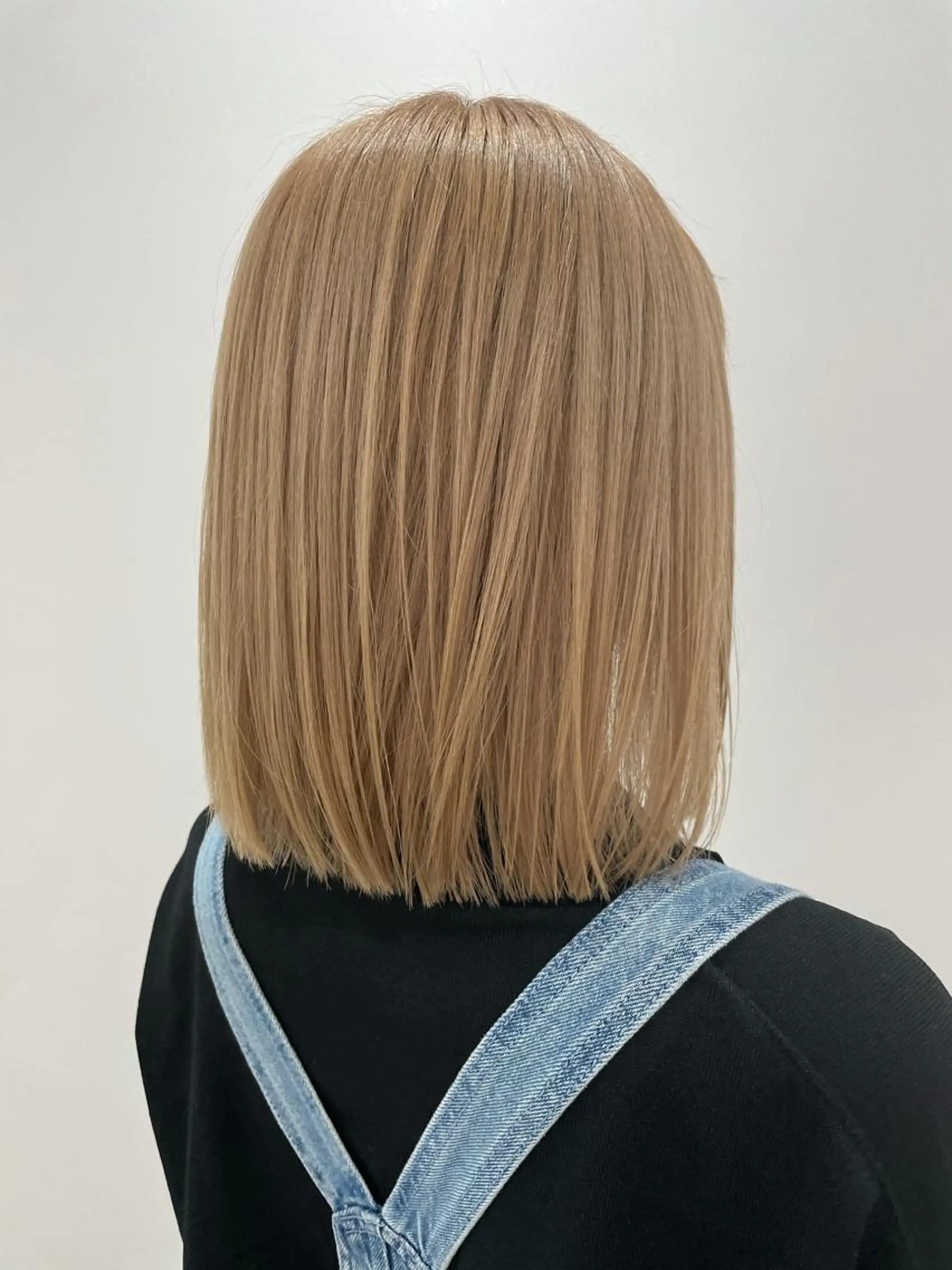 ミディアム カラー akane .のヘアスタイル