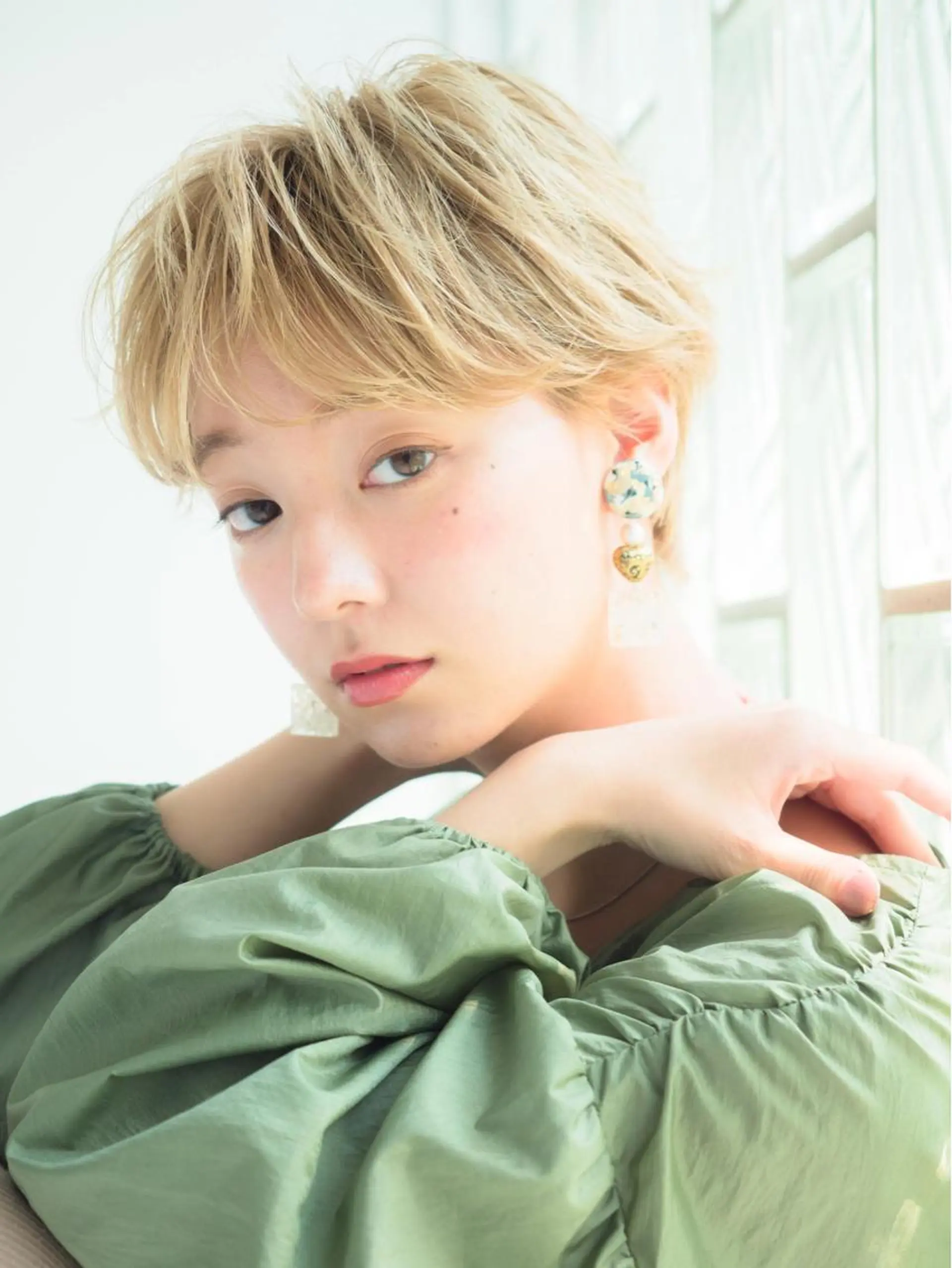 ショート カラー ブリーチ ハイライトカラー ハイトーンカラー ハイライト 水口 英里のヘアスタイル