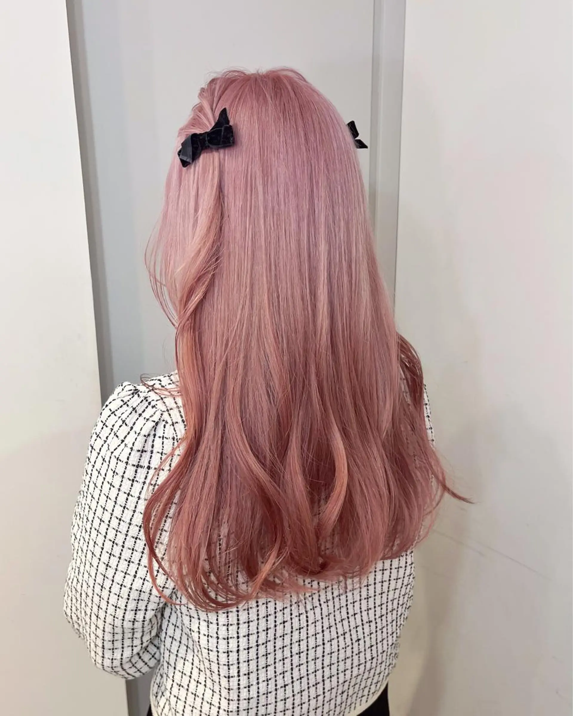 ロング カラー ヘアアレンジ ピンクカラー シアーピンク ヘアカラー トリートメント 🎀taro ブリーチなしカラーのヘアスタイル