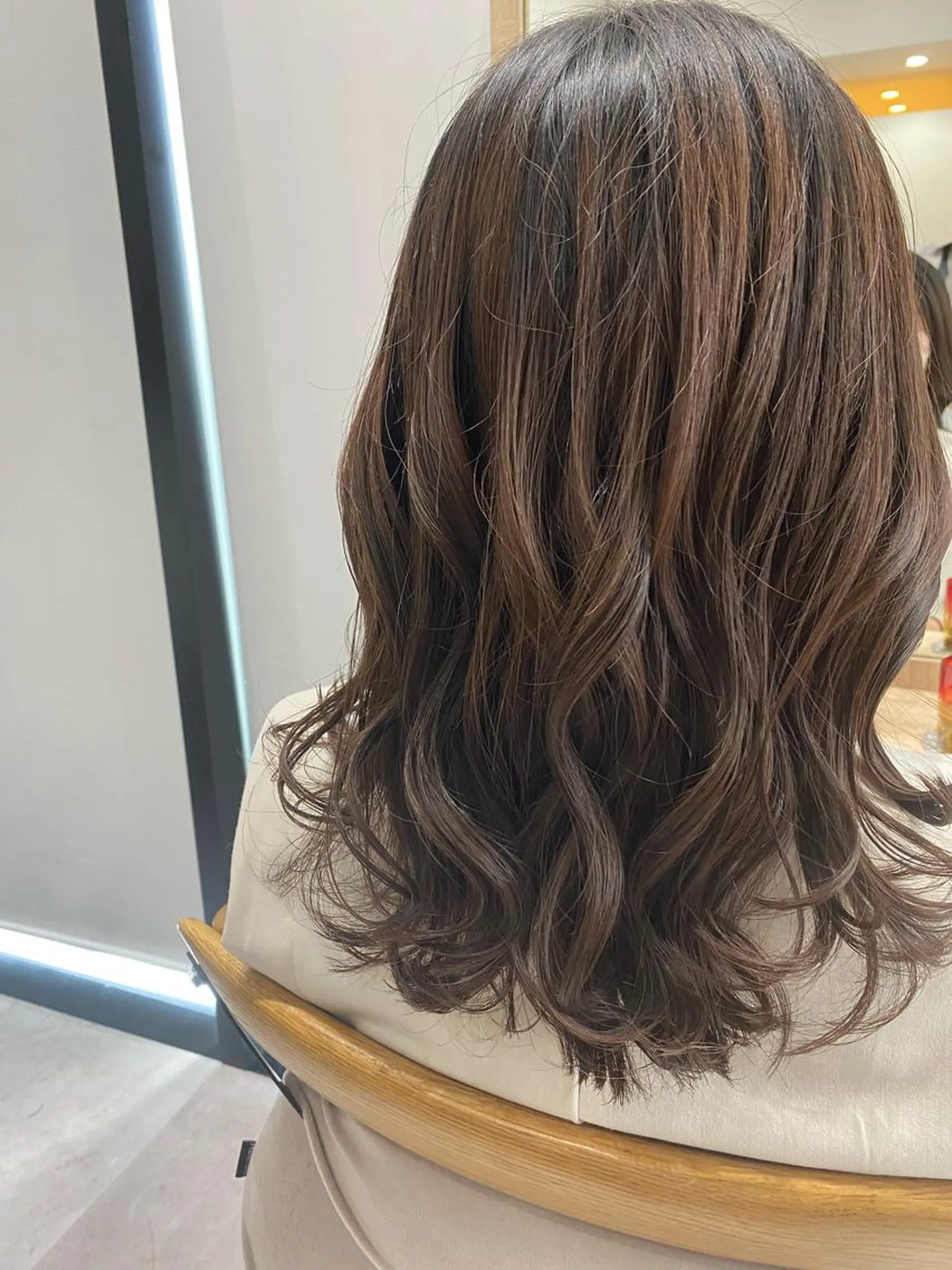 セミロング カット 似合う髪型が 分からない方へのヘアスタイル