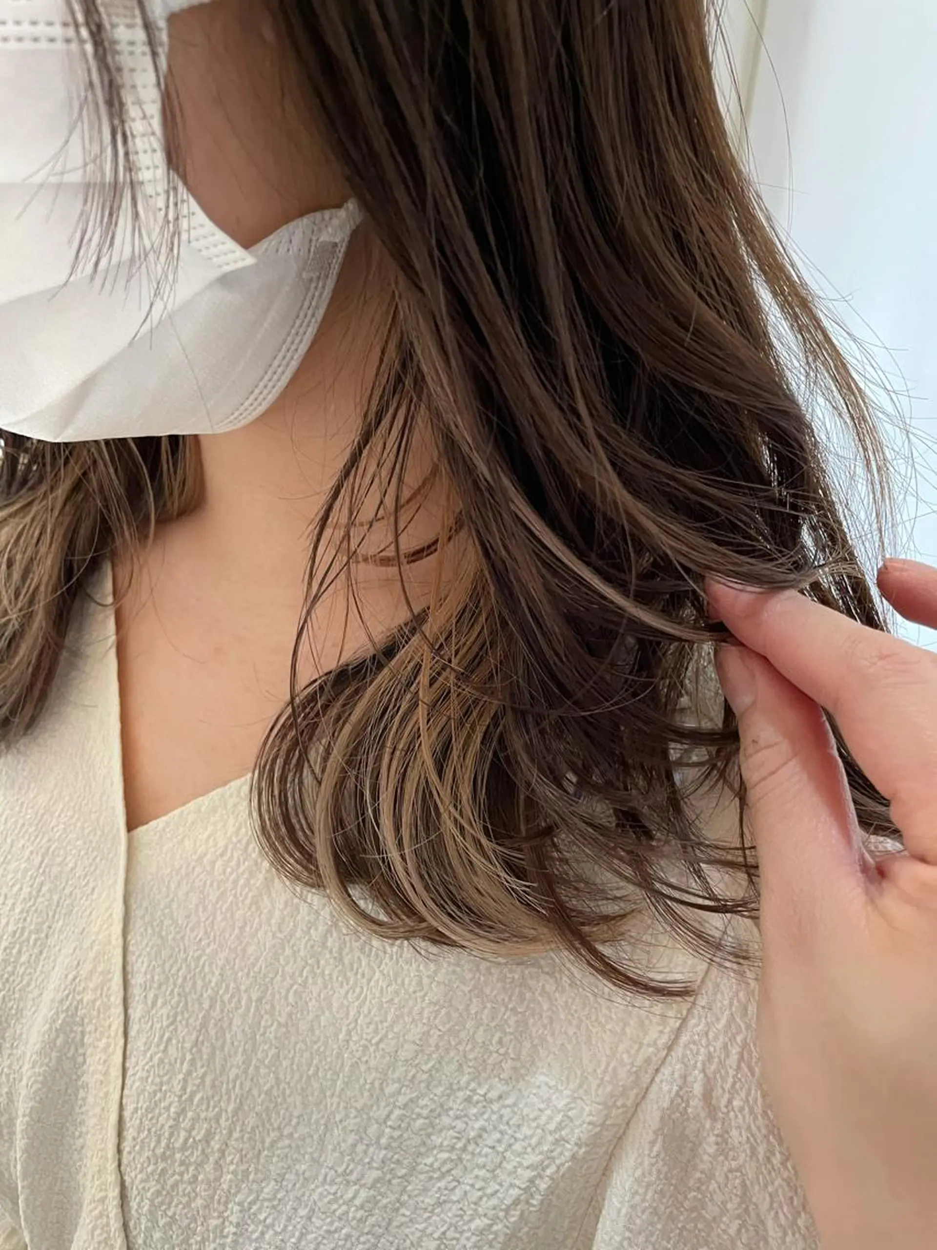 ミディアム カラー イヤリングカラー インナーカラー カット ヘアカラー トリートメント 髪質改善縮毛矯正/暖 色カラー/ウエダカナのヘアスタイル