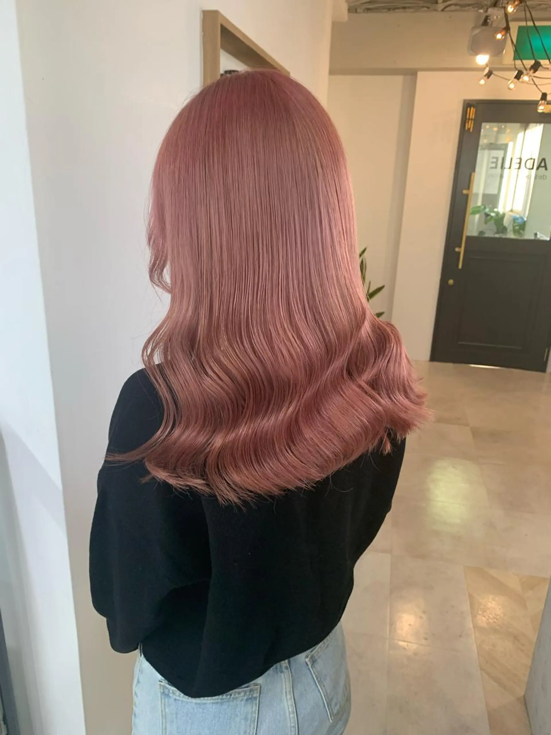 セミロング カラー ベージュカラー ブリーチ ケアブリーチ ピンクカラー ピンクベージュ カット ヘアカラー トリートメント 🌸MAYU🌸 ハイトーン➕レイヤーのヘアスタイル