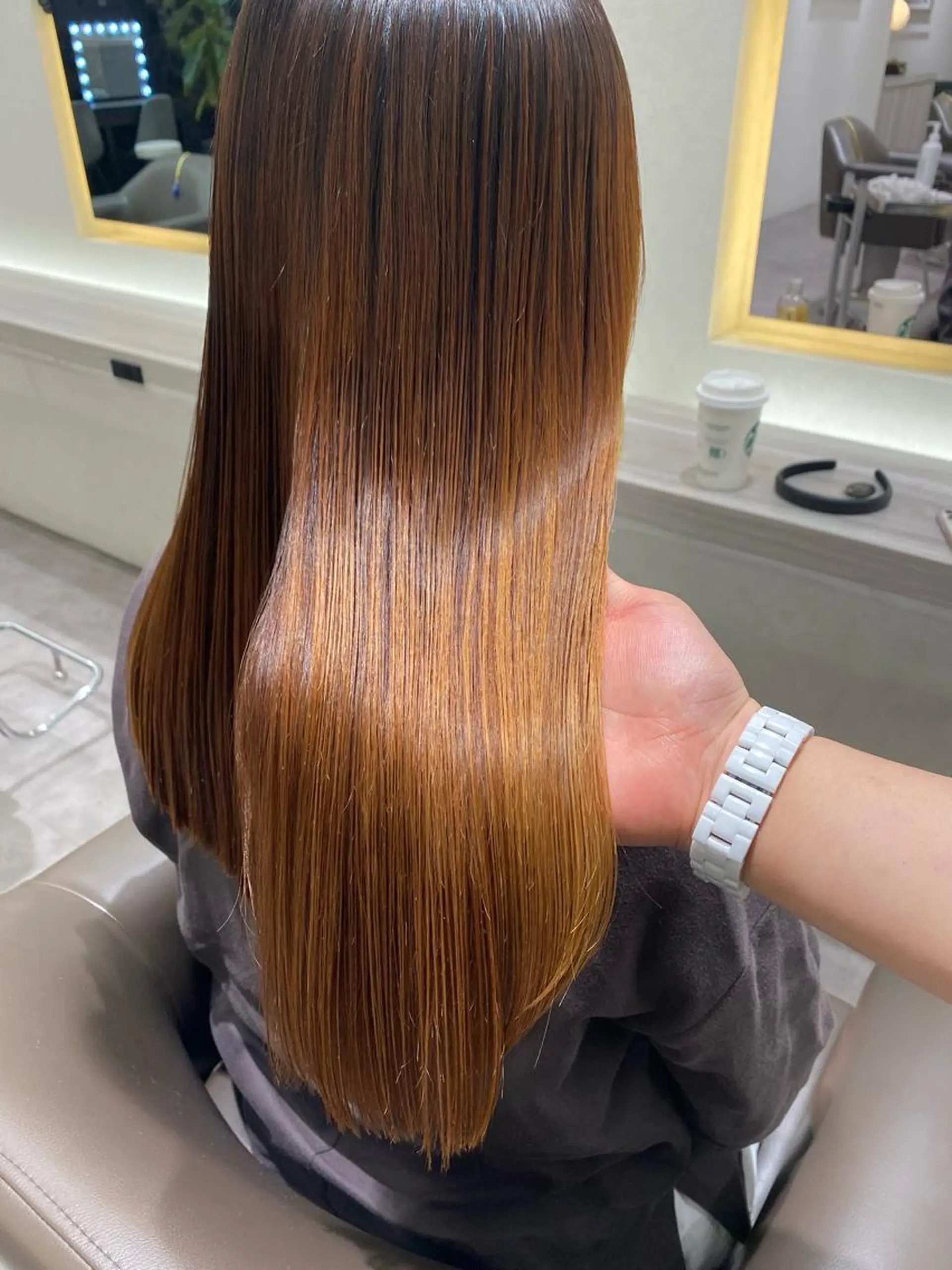 ロング カラー ムトウセイマ/ 縮毛矯正/ブリーチのヘアスタイル