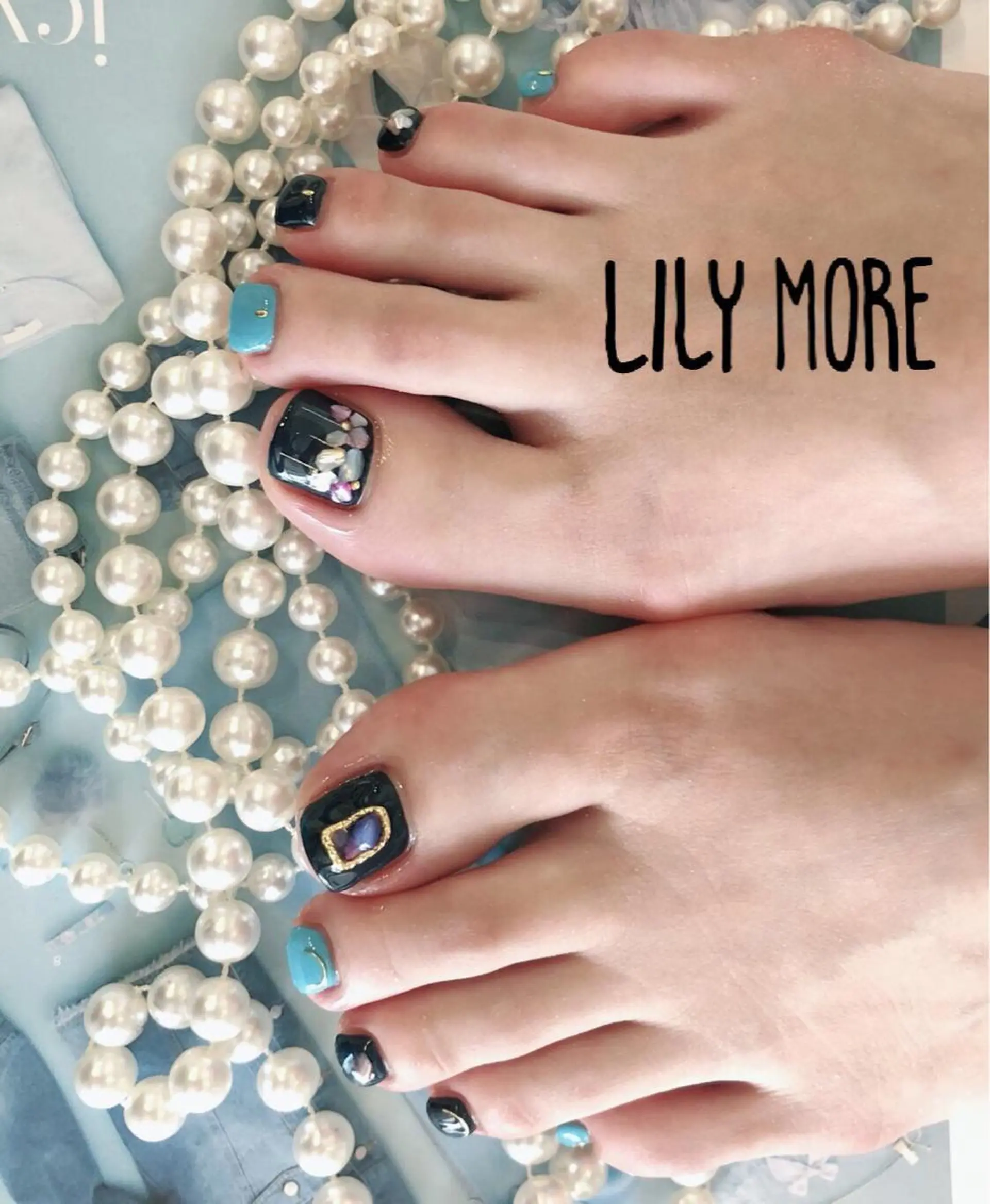 ネイル ストーンネイル Lily closetのネイルデザイン