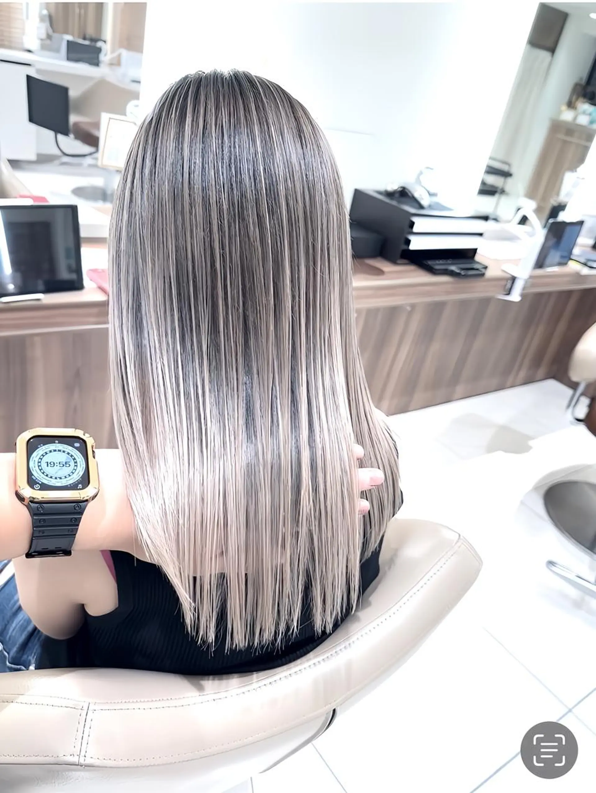 セミロング カラー 髪質改善 渡邊楓果／髪質改善 ブリーチ/カラーのヘアスタイル