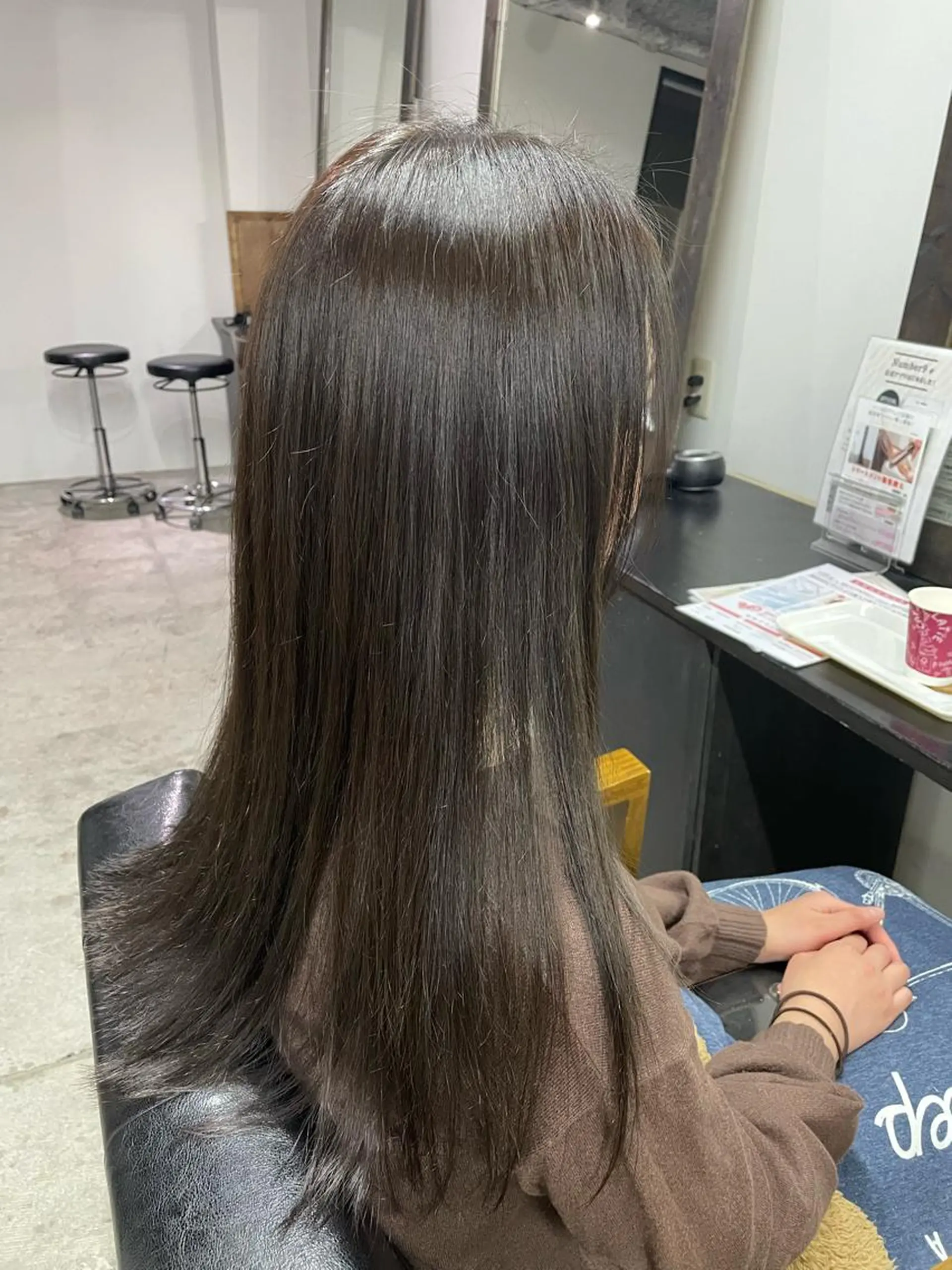 ロング カラー 透明感カラー 林 真那のヘアスタイル