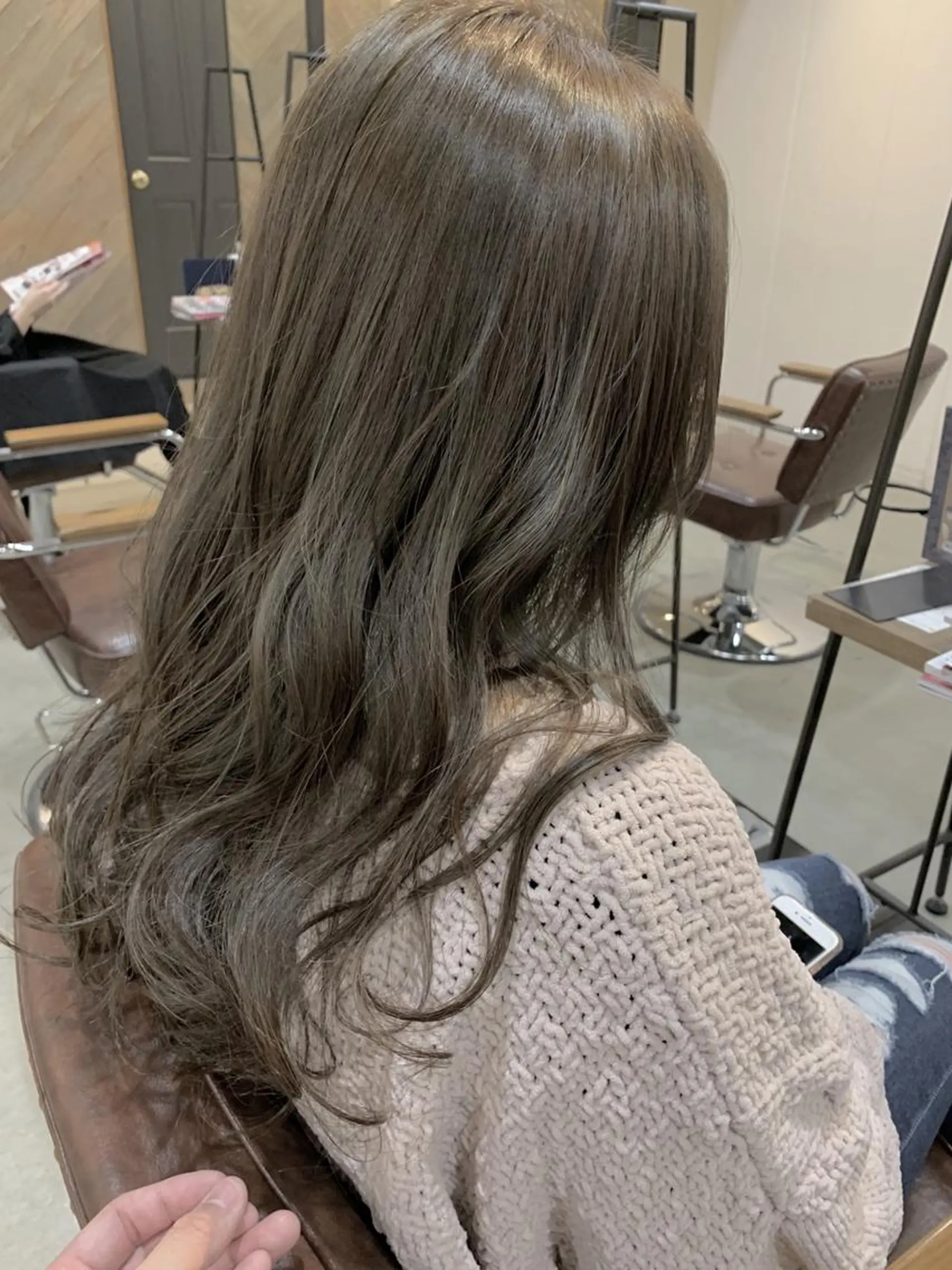 セミロング カラー パーマ ヘアアレンジ メンズ キッズ ネイル マツエク・マツパ 中津No.1髪質改善 店長✨透ける暗髪のヘアスタイル