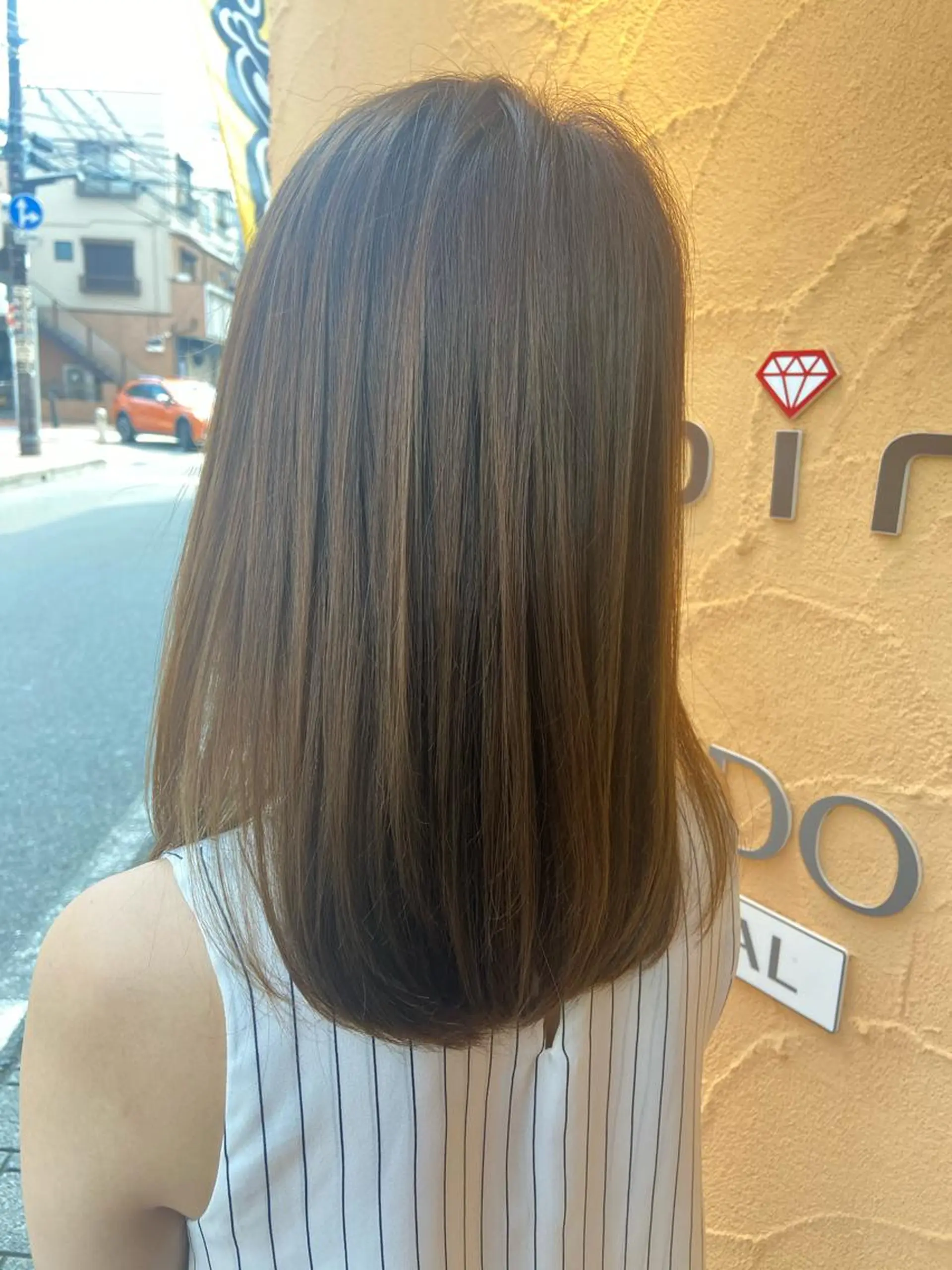 ミディアム レイヤーカット🖤 SAYAのヘアスタイル