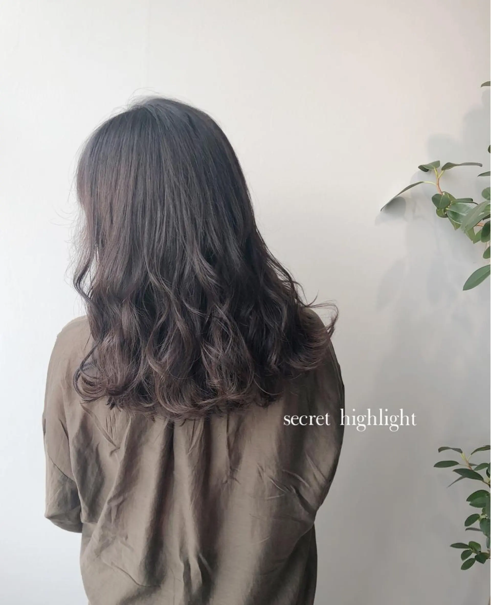 ミディアム 岸川 恭子のヘアスタイル