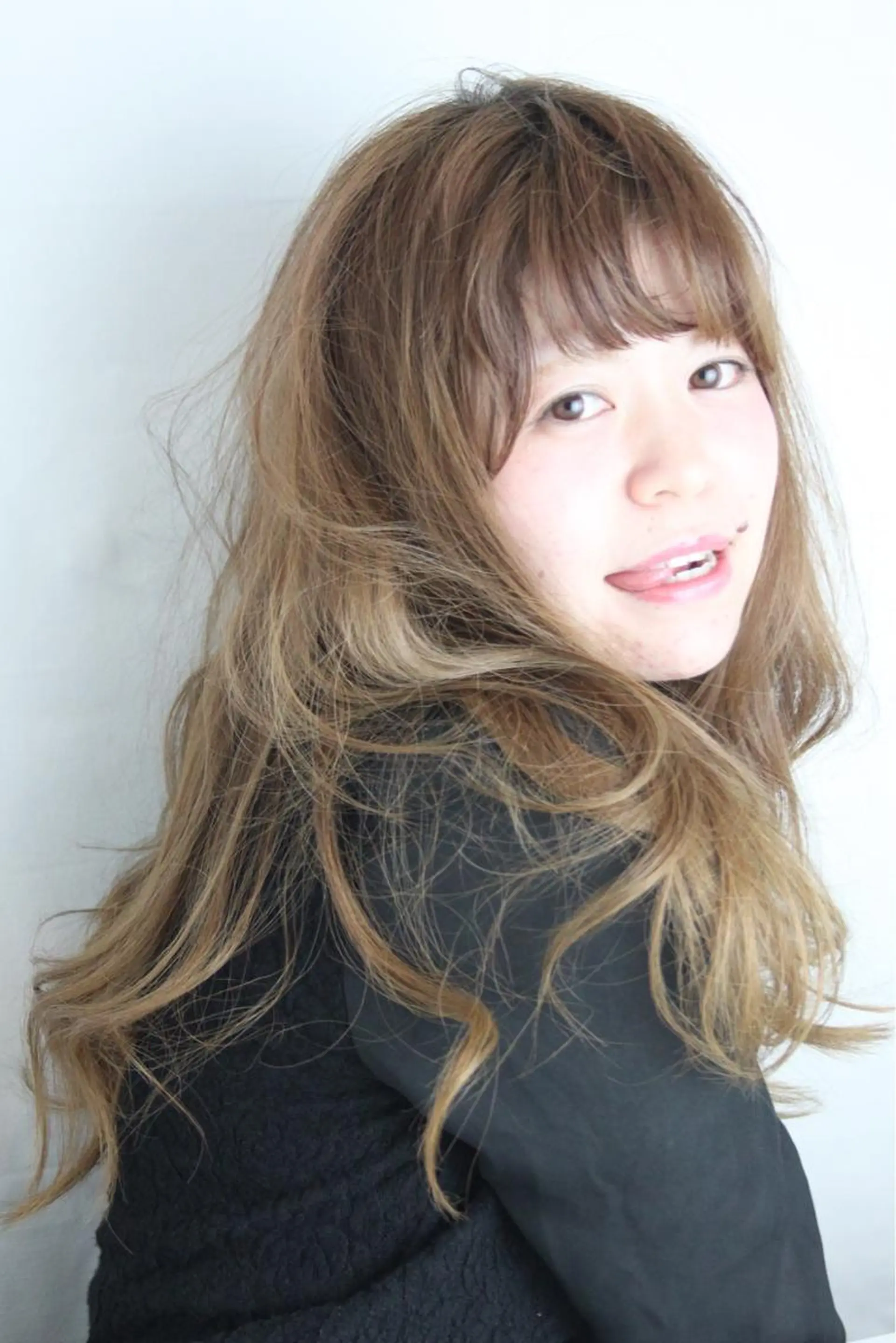 セミロング H (エイチ) 烏丸御池店のヘアスタイル