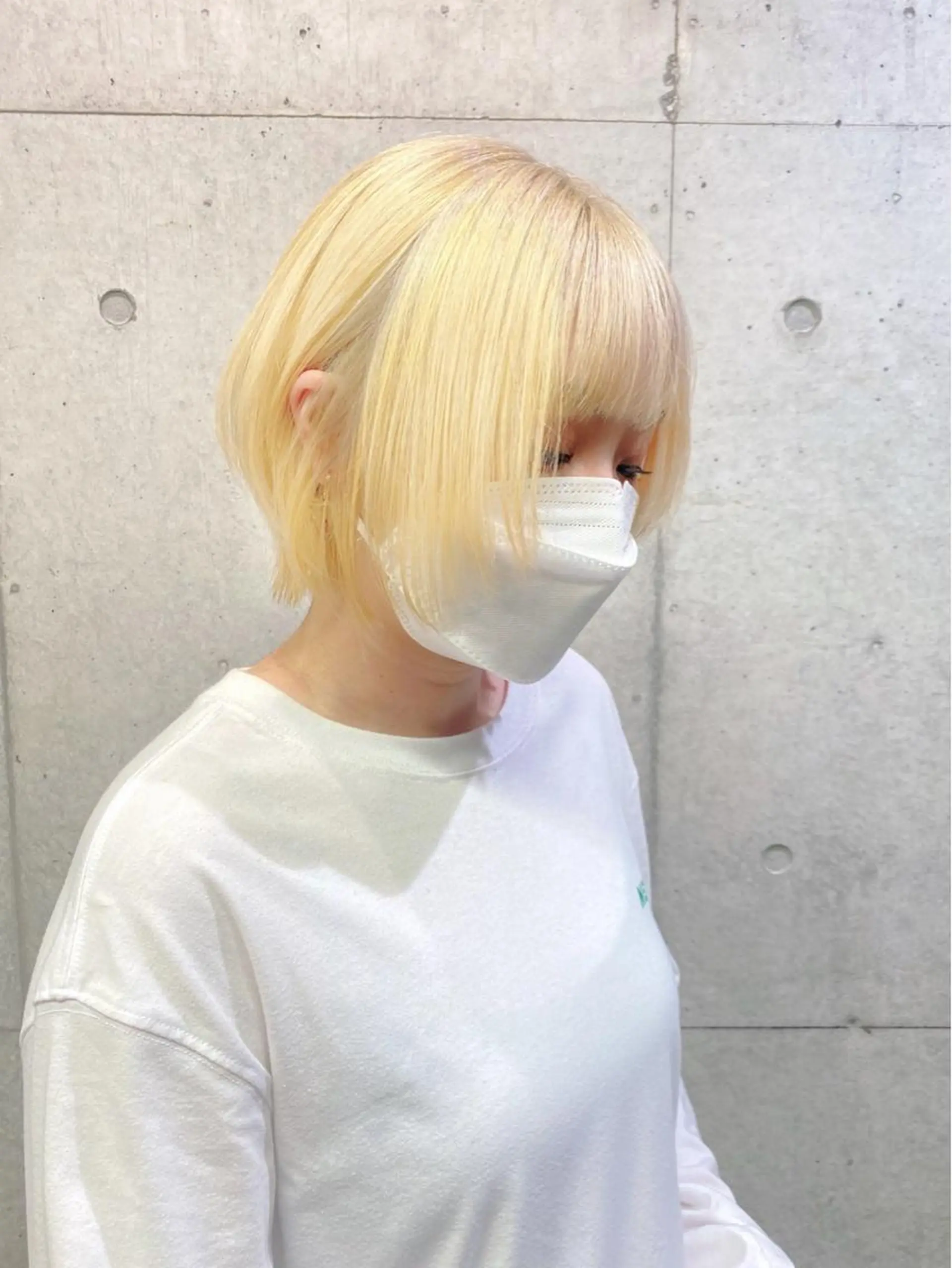 ショート カラー 抜きっぱなしブロンド ブロンド ヘアカラー トリートメント kaho🧸 / 大人styleのヘアスタイル
